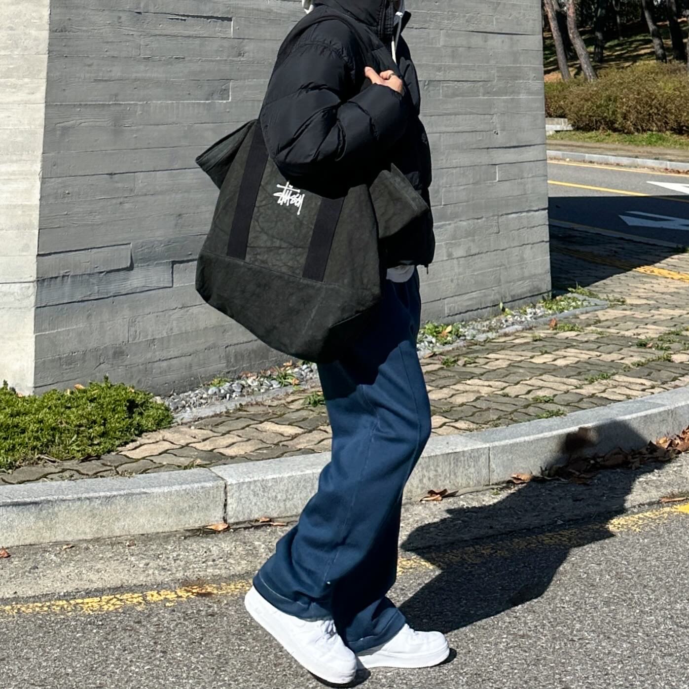 Stone Island 40623 Garment Dyed Crinkle Reps Recycled Nylon Down Jacket Black - 23FW, Nike x Supreme Air Force 1 Low White 착용 스타일 - 4