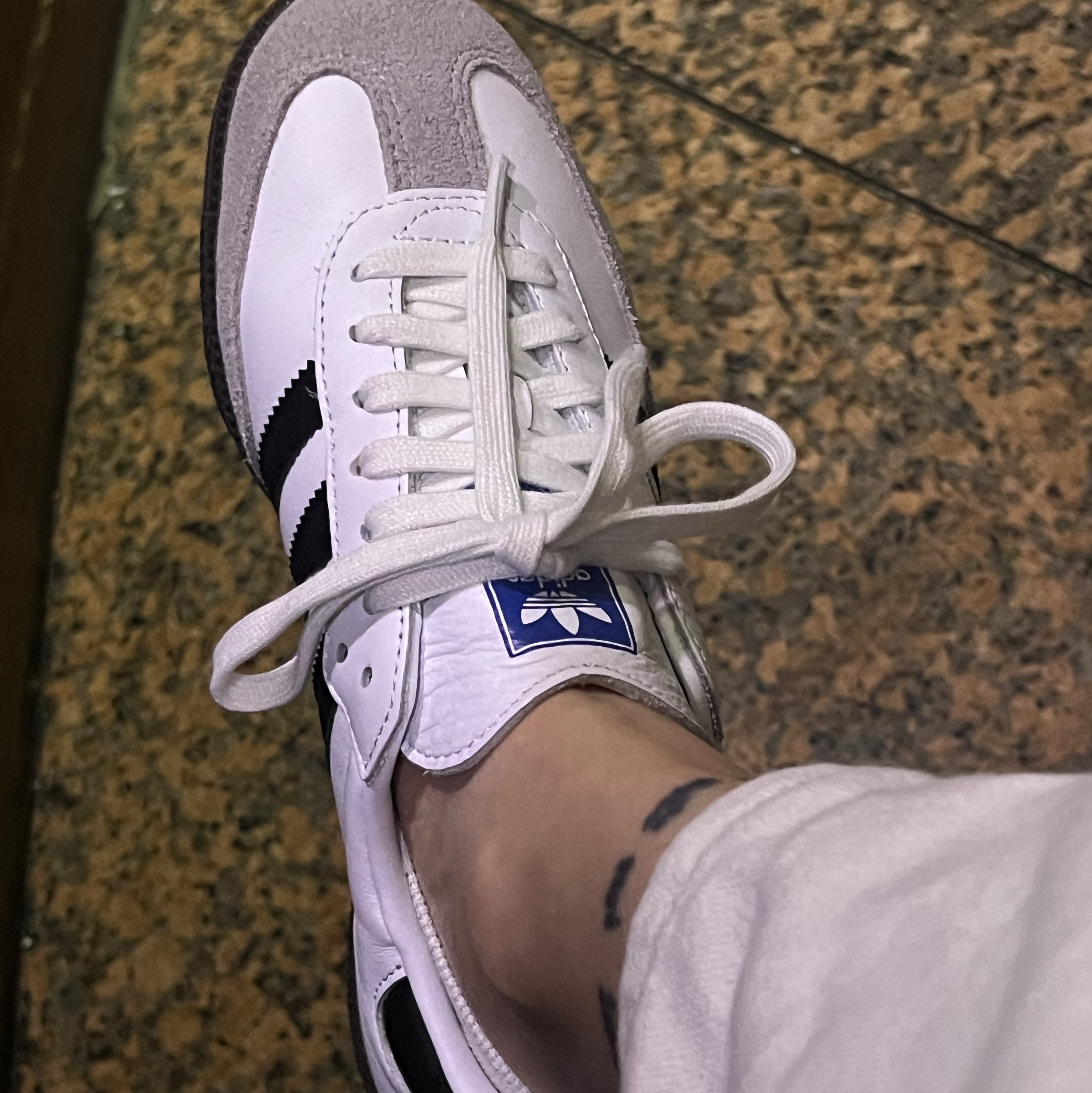Adidas Samba OG Cloud White 착용 스타일