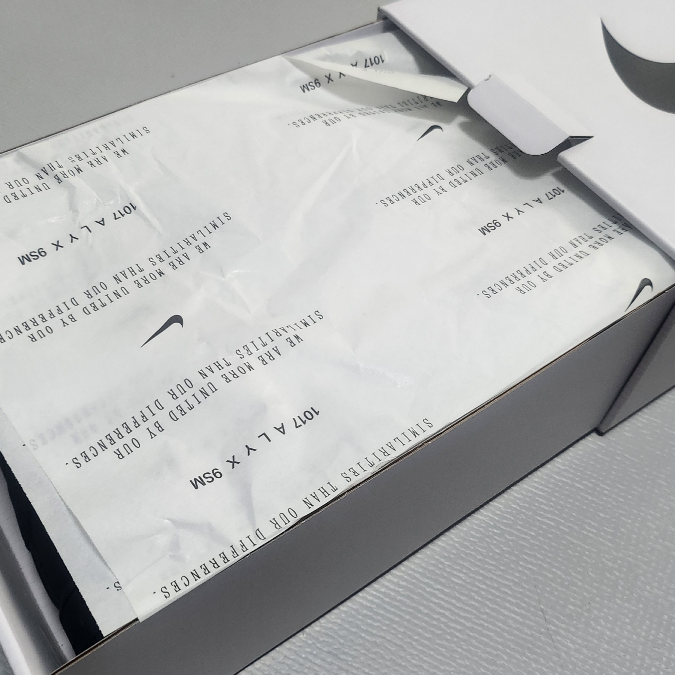 Nike x 1017 Alyx 9SM Air Force 1 Low SP Black 착용 스타일 - 2