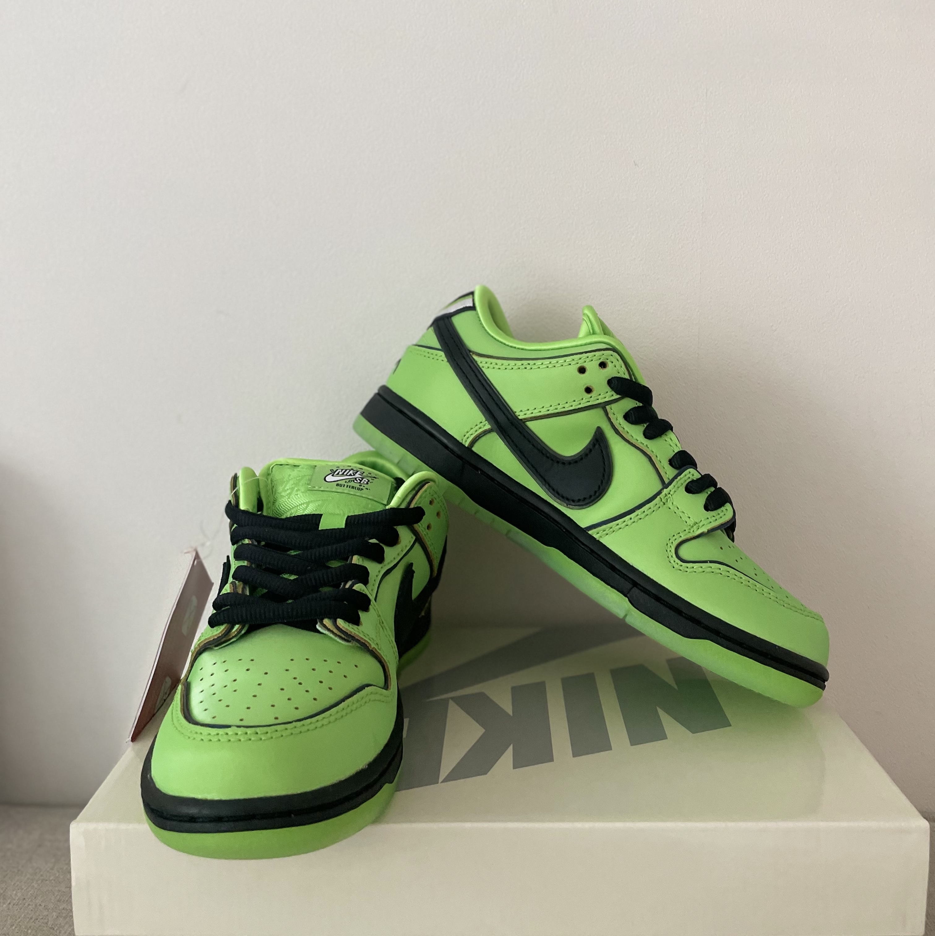 Nike x The Powerpuff Girls SB Dunk Low Pro QS Buttercup 착용 스타일 - 5