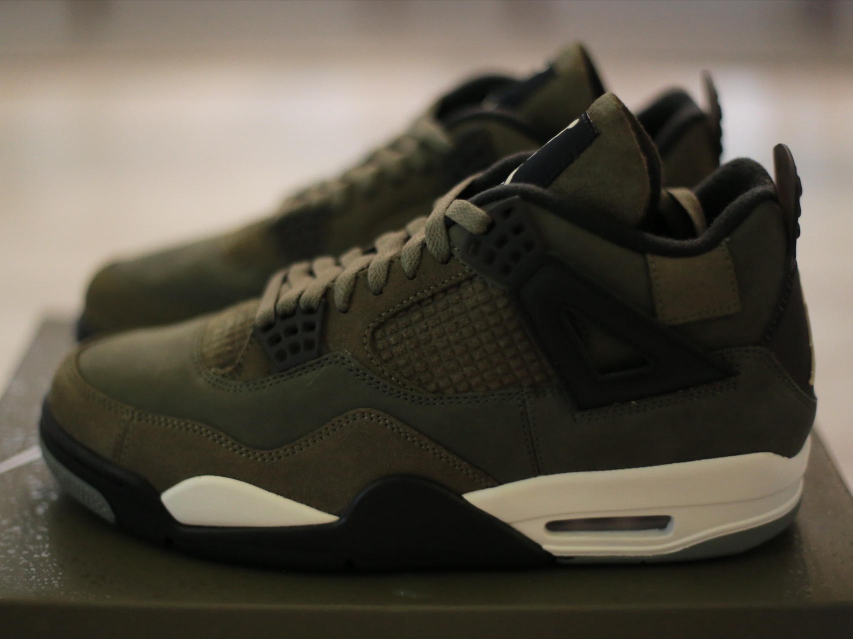 Jordan 4 Retro SE Craft Medium Olive 착용 스타일 - 1