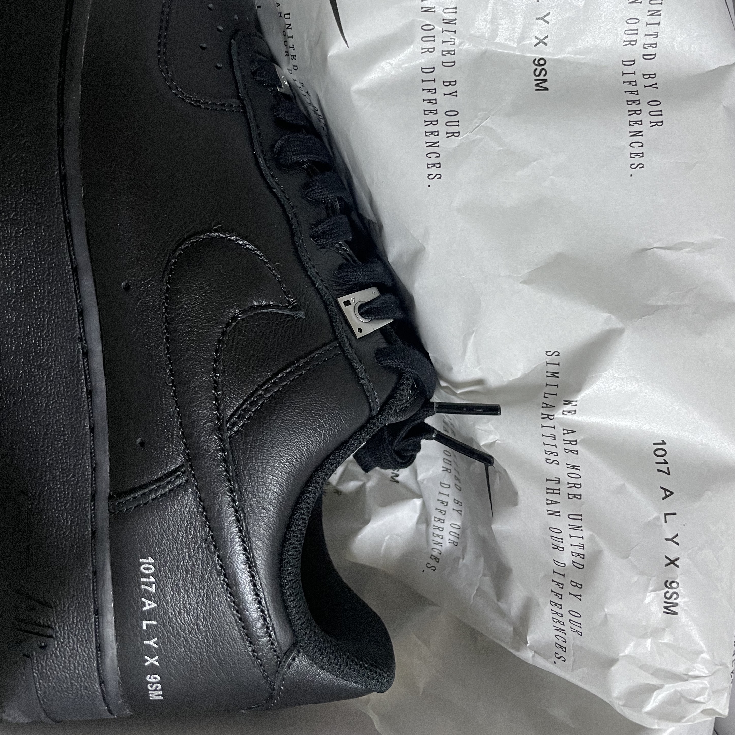 Nike x 1017 Alyx 9SM Air Force 1 Low SP Black 착용 스타일