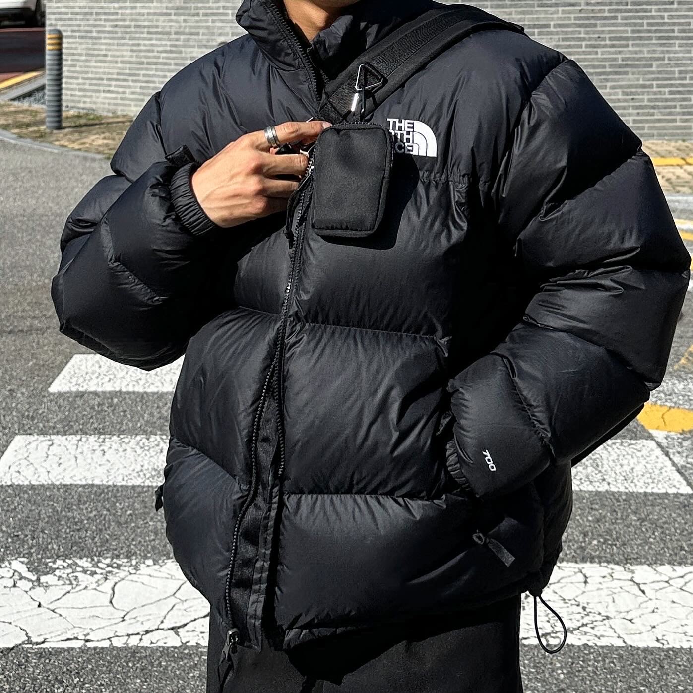 The North Face 1996 Retro Nuptse Down Jacket TNF Black, Vans Vault OG Authentic LX Red 착용 스타일 - 5