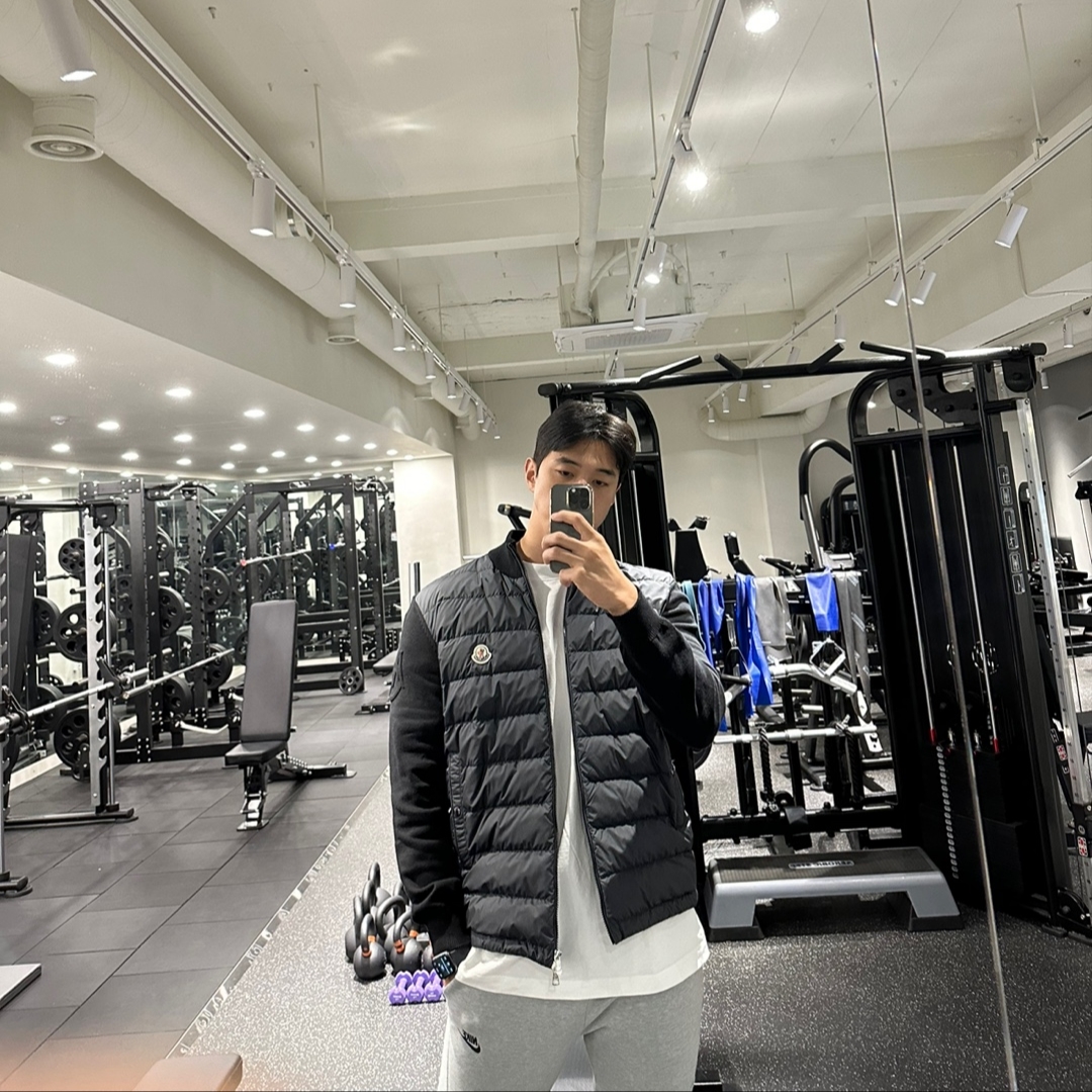 Moncler Padded Wool Cardigan Black - 23SS 착용 스타일