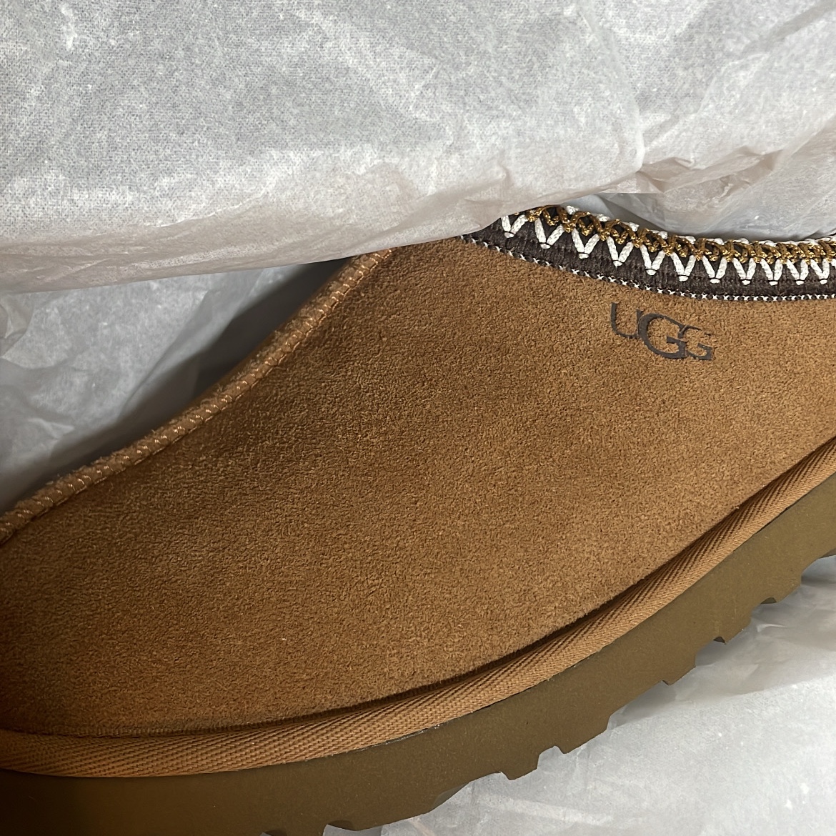 UGG Tasman Slipper Chestnut 착용 스타일