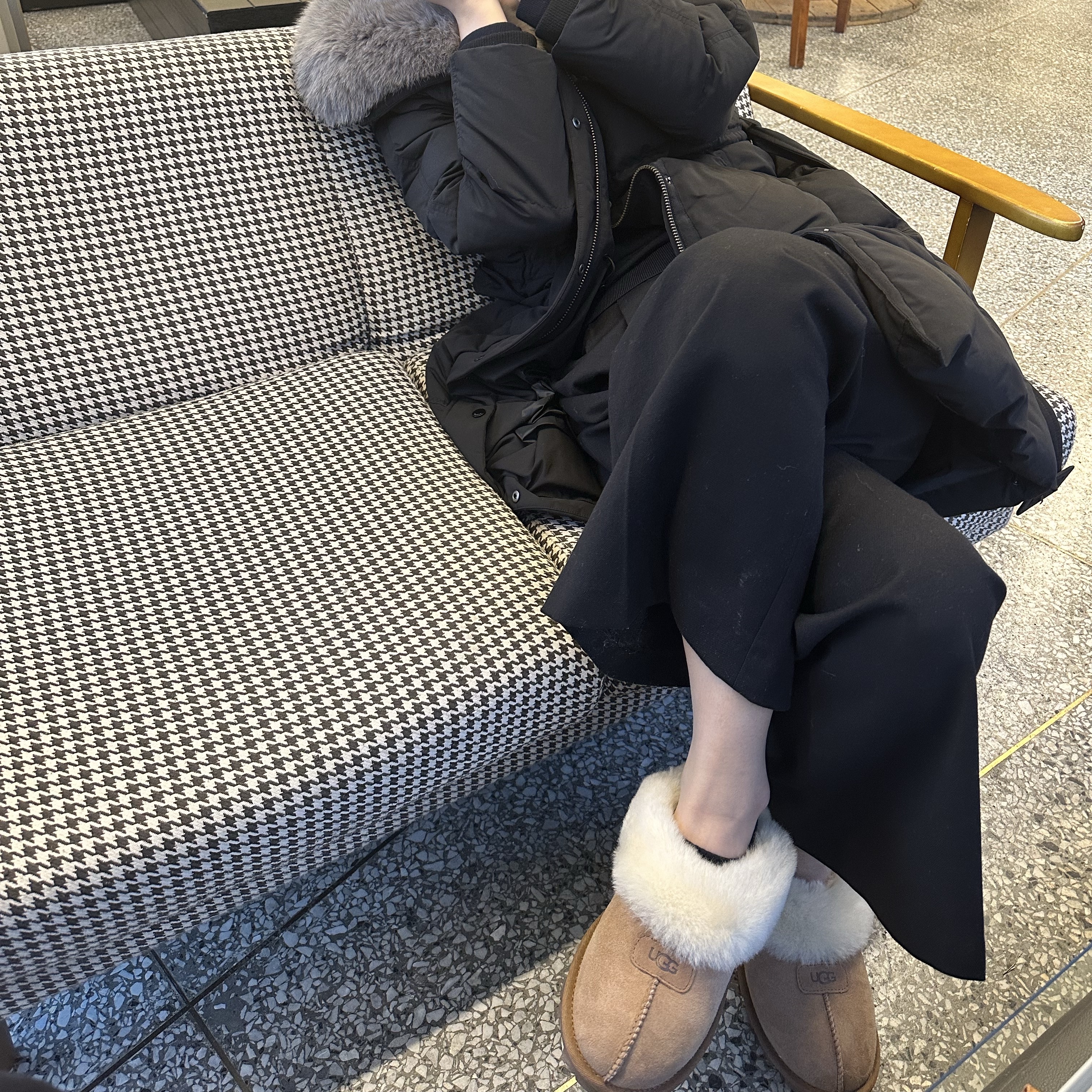 (W) UGG Coquette Slipper Chestnut 착용 스타일