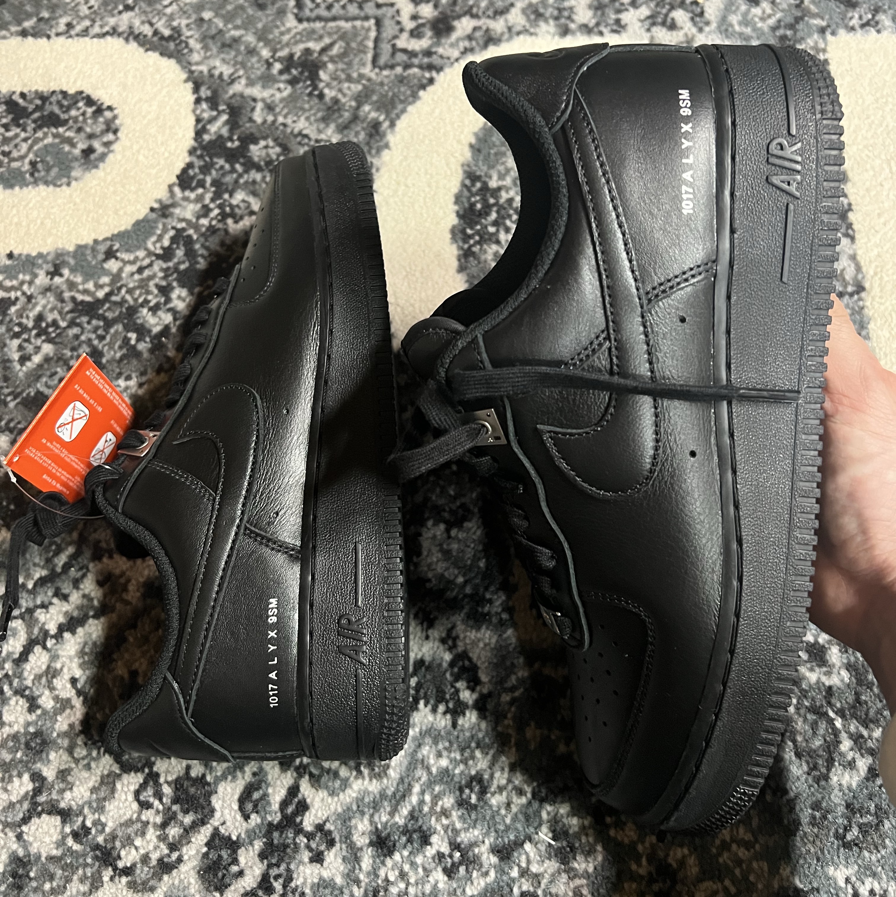 Nike x 1017 Alyx 9SM Air Force 1 Low SP Black 착용 스타일