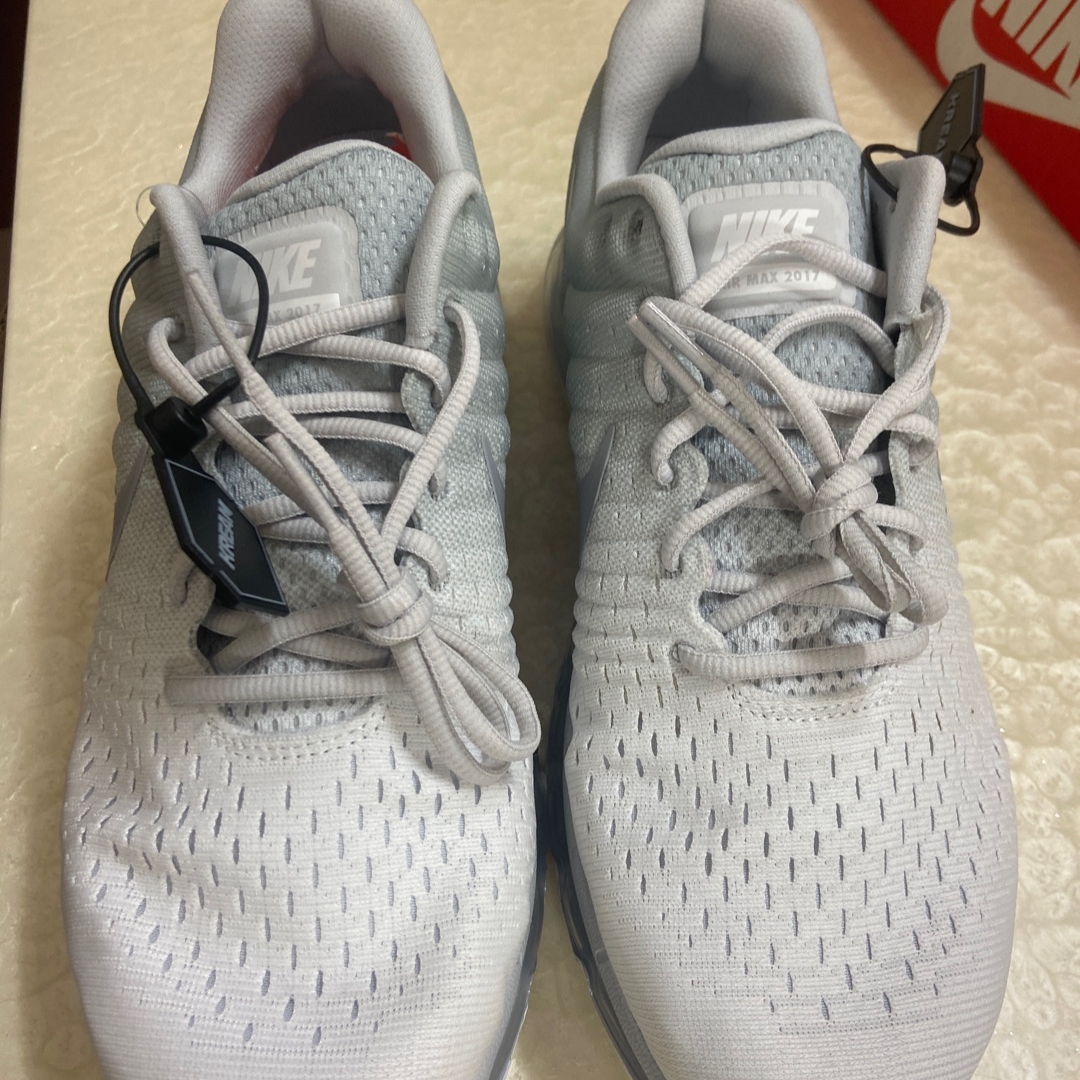 Nike Air Max 2017 Pure Platinum 착용 스타일