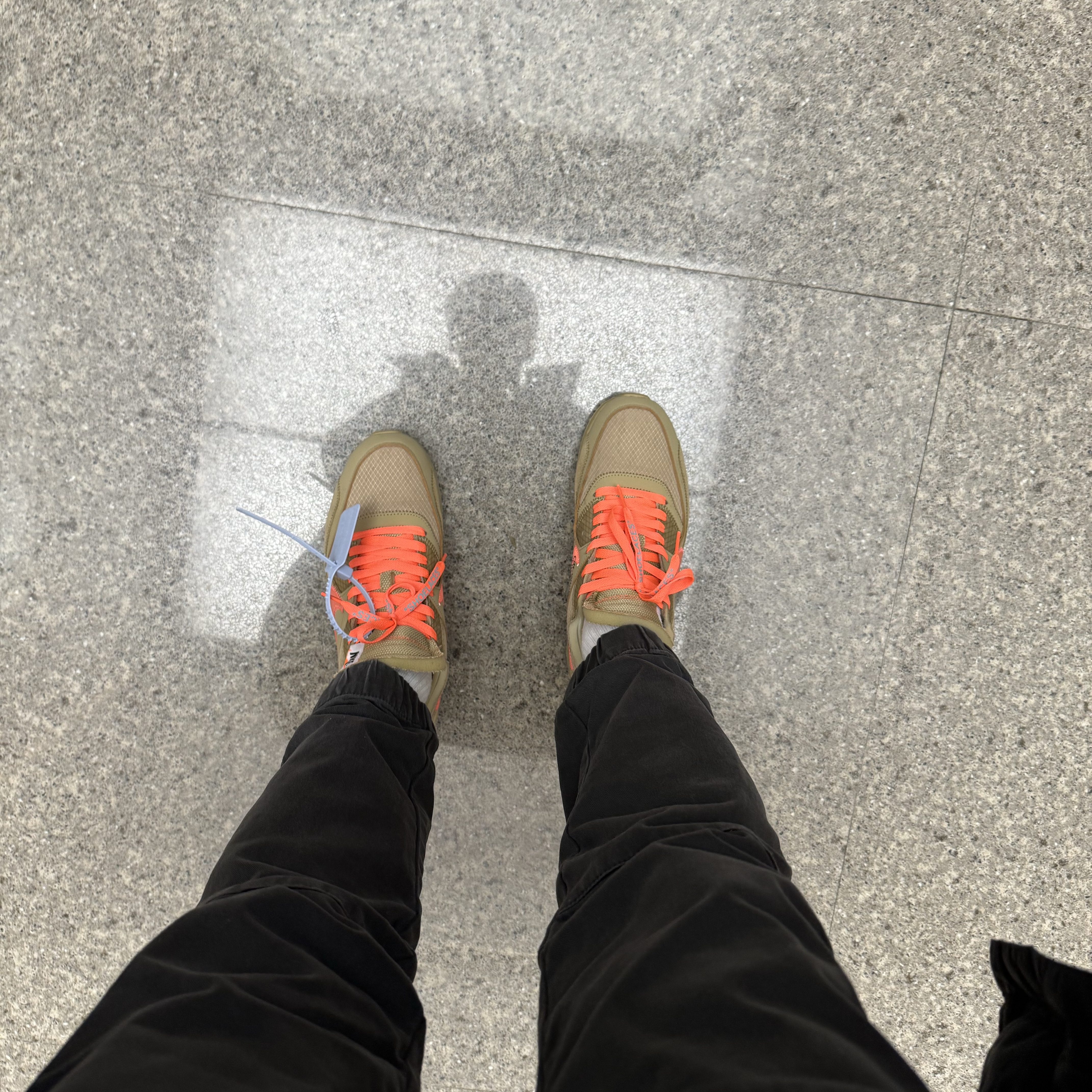 Nike x Off-White Air Max 90 V2 Desert Ore 착용 스타일 - 3