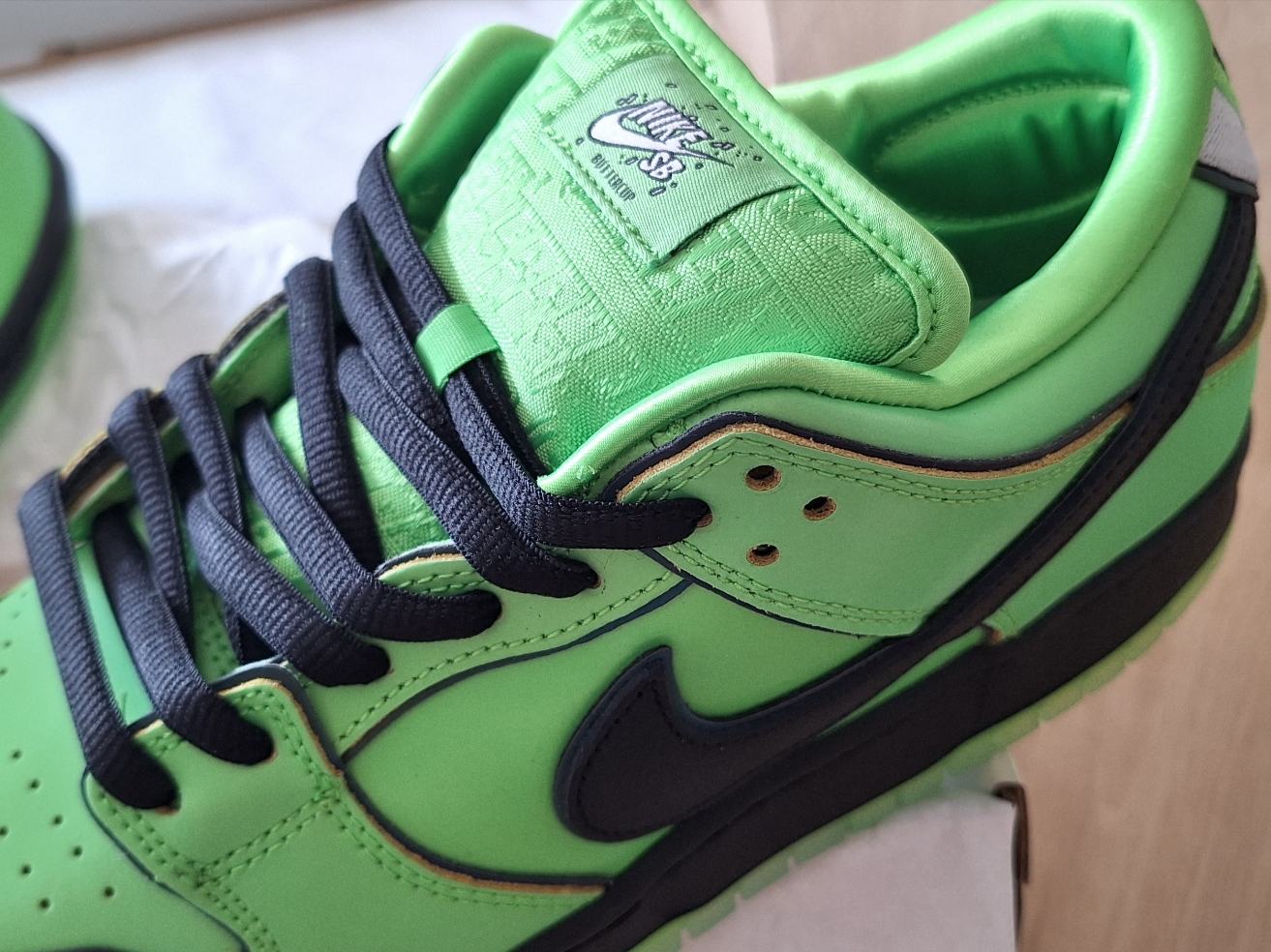 Nike x The Powerpuff Girls SB Dunk Low Pro QS Buttercup 착용 스타일 - 4