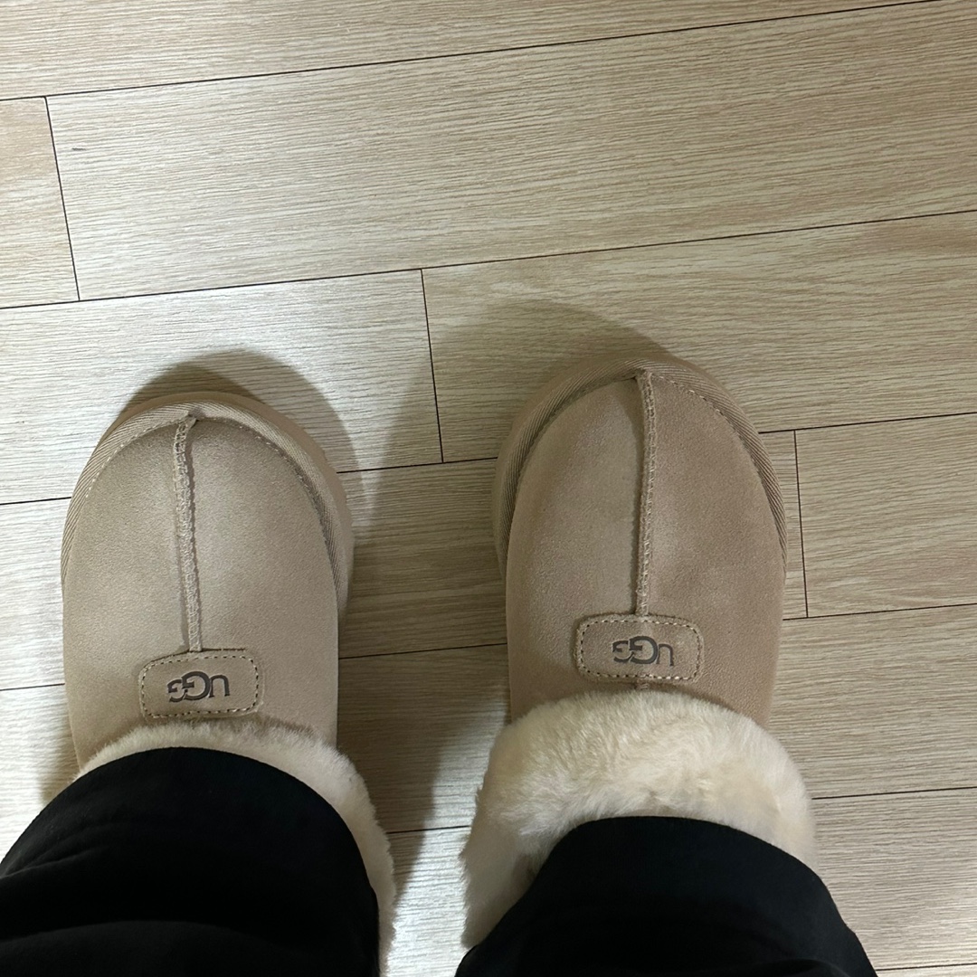 (W) UGG Tazzette Slipper Sand 착용 스타일