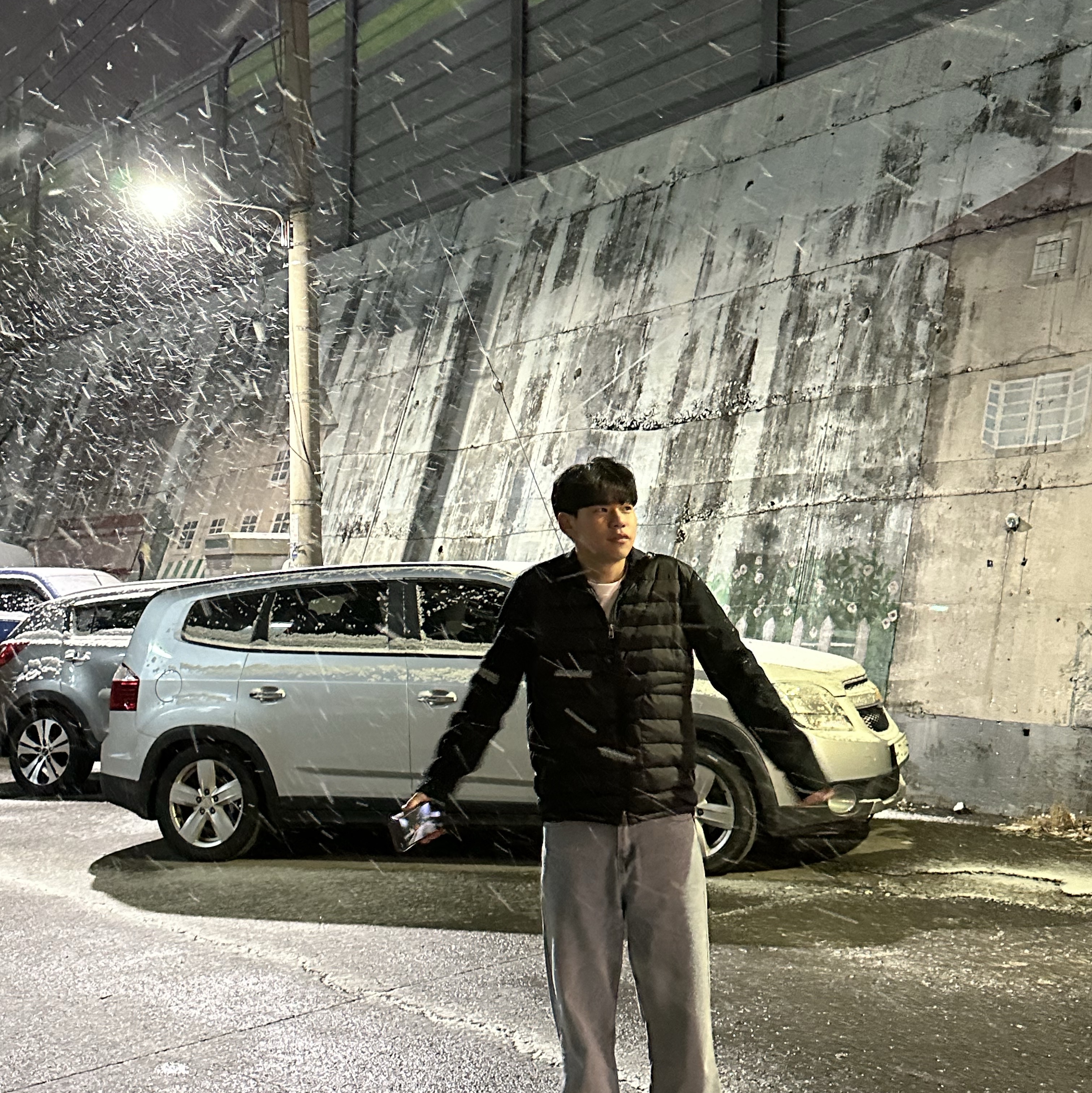 Moncler Padded Wool Cardigan Black - 23FW 착용 스타일 - 2