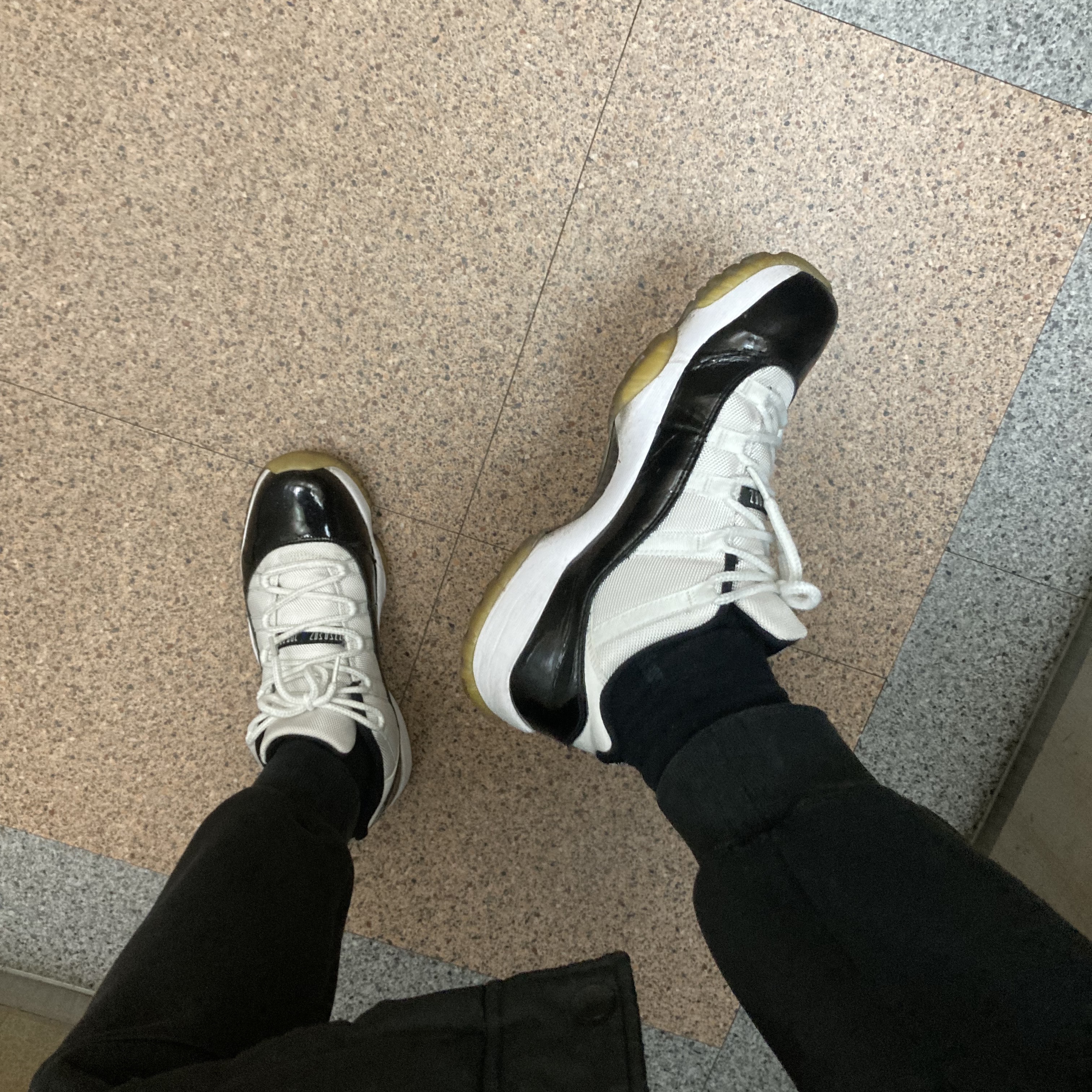 Jordan 11 Retro Low Concord 착용 스타일 - 2