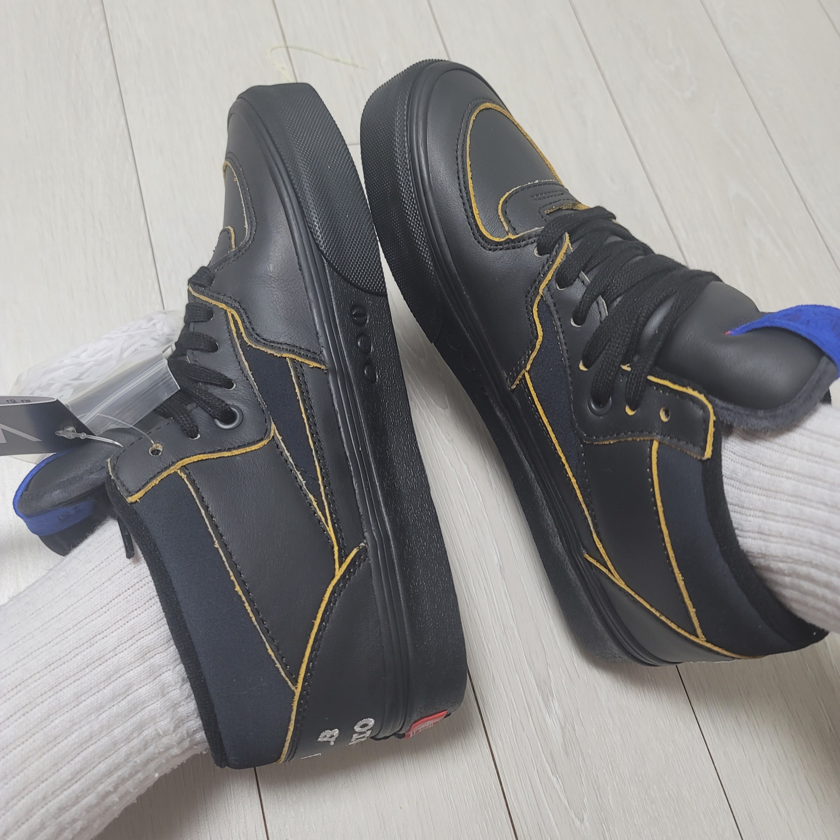 Vans x IAB Studio Half Cab Black Purple 착용 스타일 - 5
