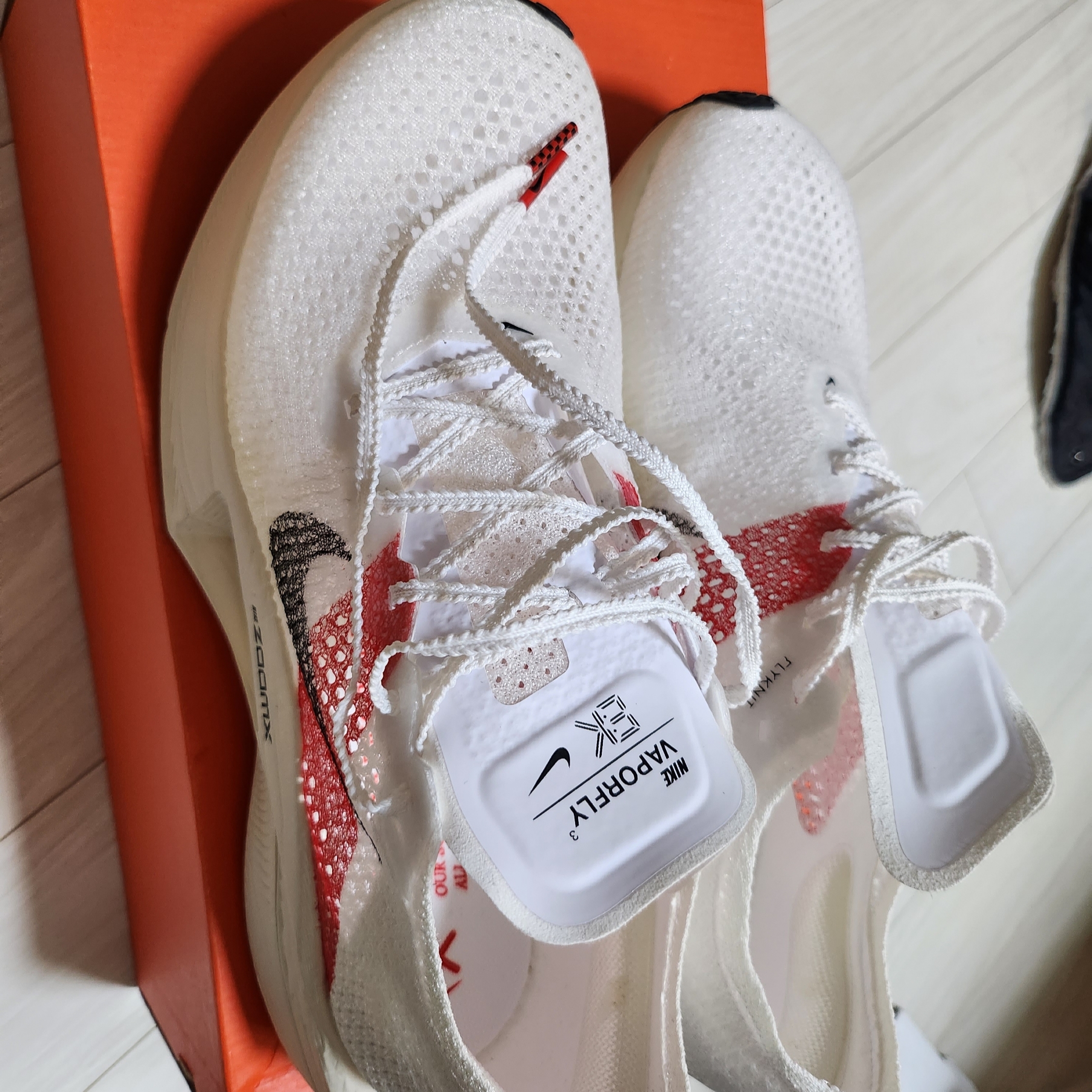 Nike ZoomX Vaporfly Next% 3 Eliud Kipchoge 착용 스타일
