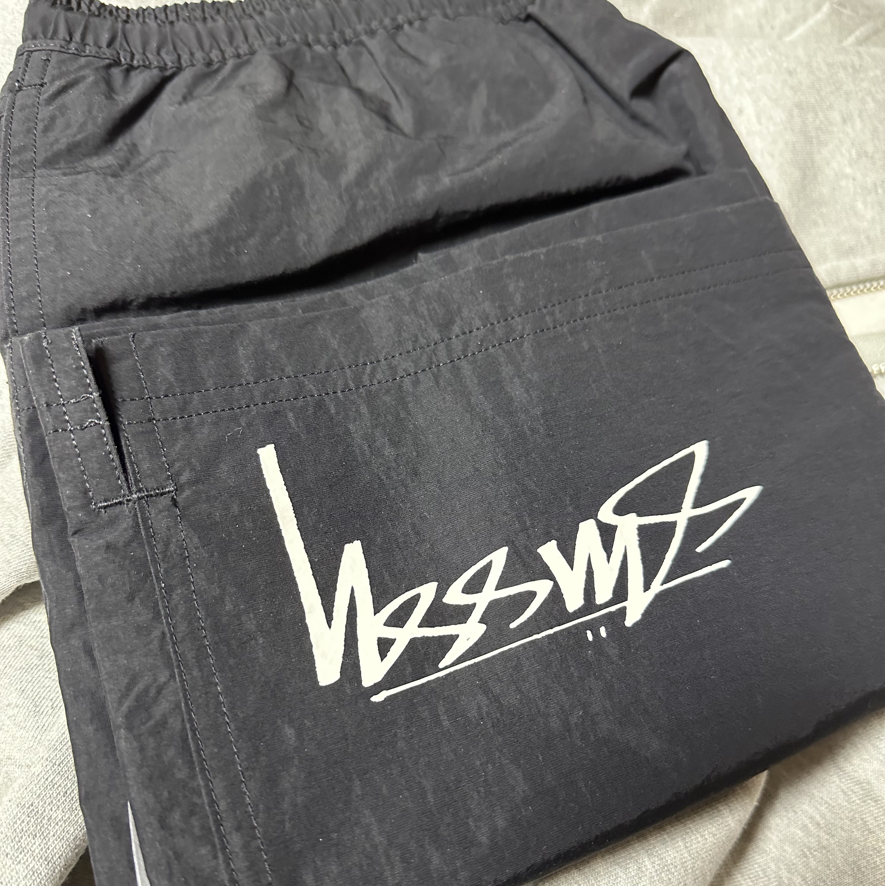 Nike x Stussy Shorts Black (FJ9167-010) 착용 스타일 - 1