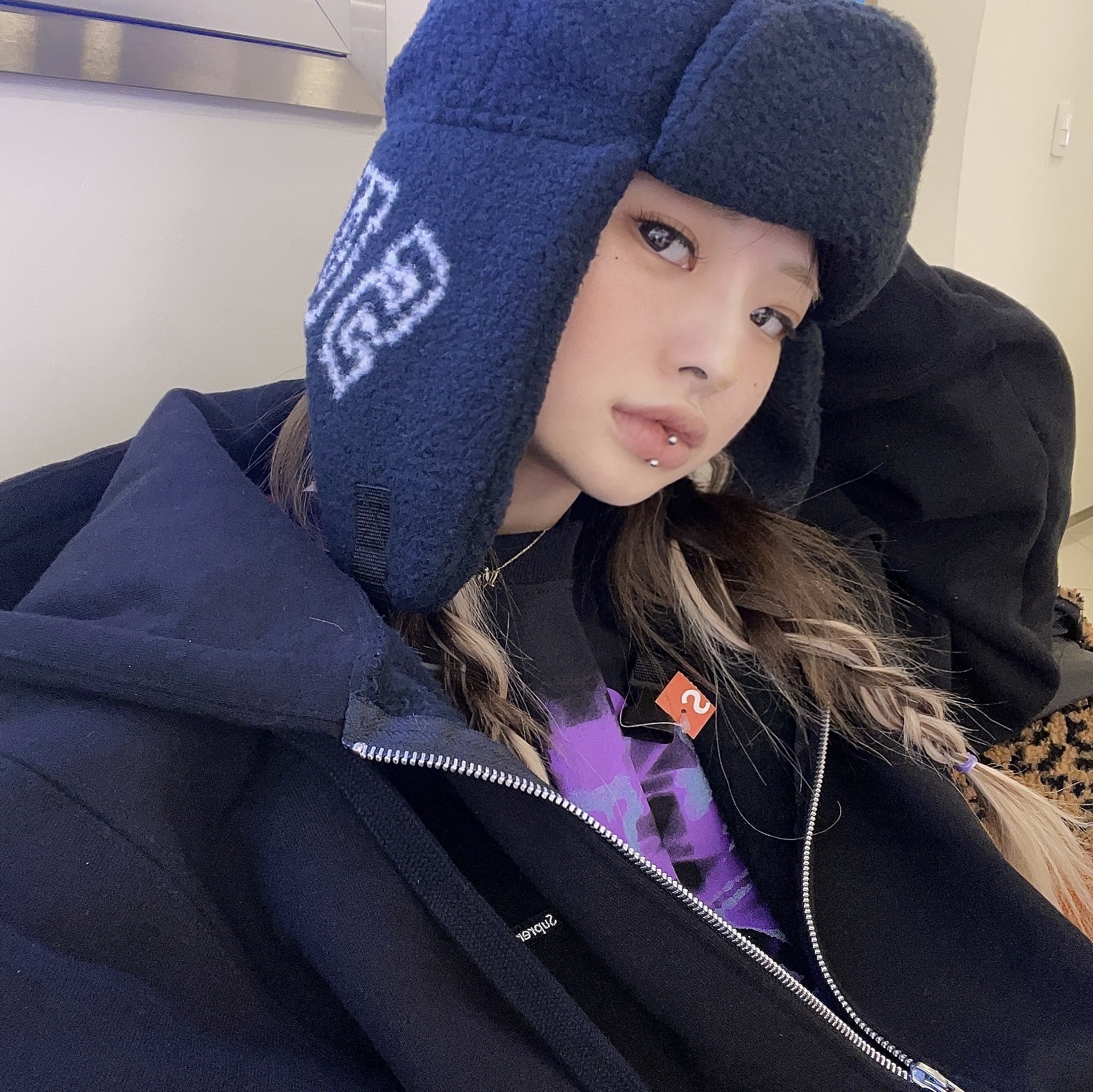 Stussy Rib Cage LS T-Shirt Black, Supreme Small Box Zip Up Hooded Sweatshirt Black - 23FW 착용 스타일