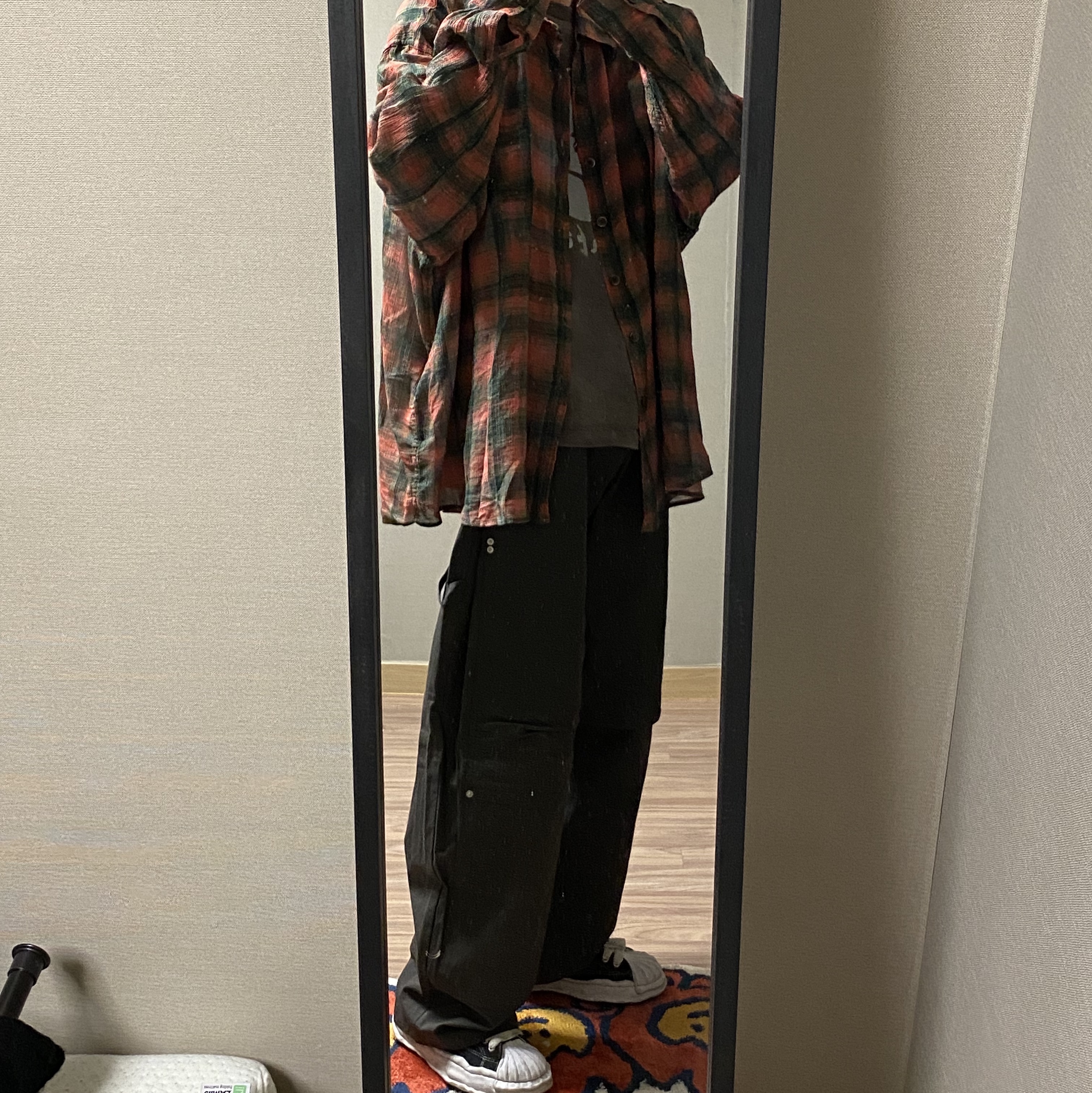 Our Legacy Borrowed Shirt Big Lumbercheck Print, Maison Mihara Yasuhiro Blakey OG Sole Canvas Low-top Sneakers Black 착용 스타일 - 2