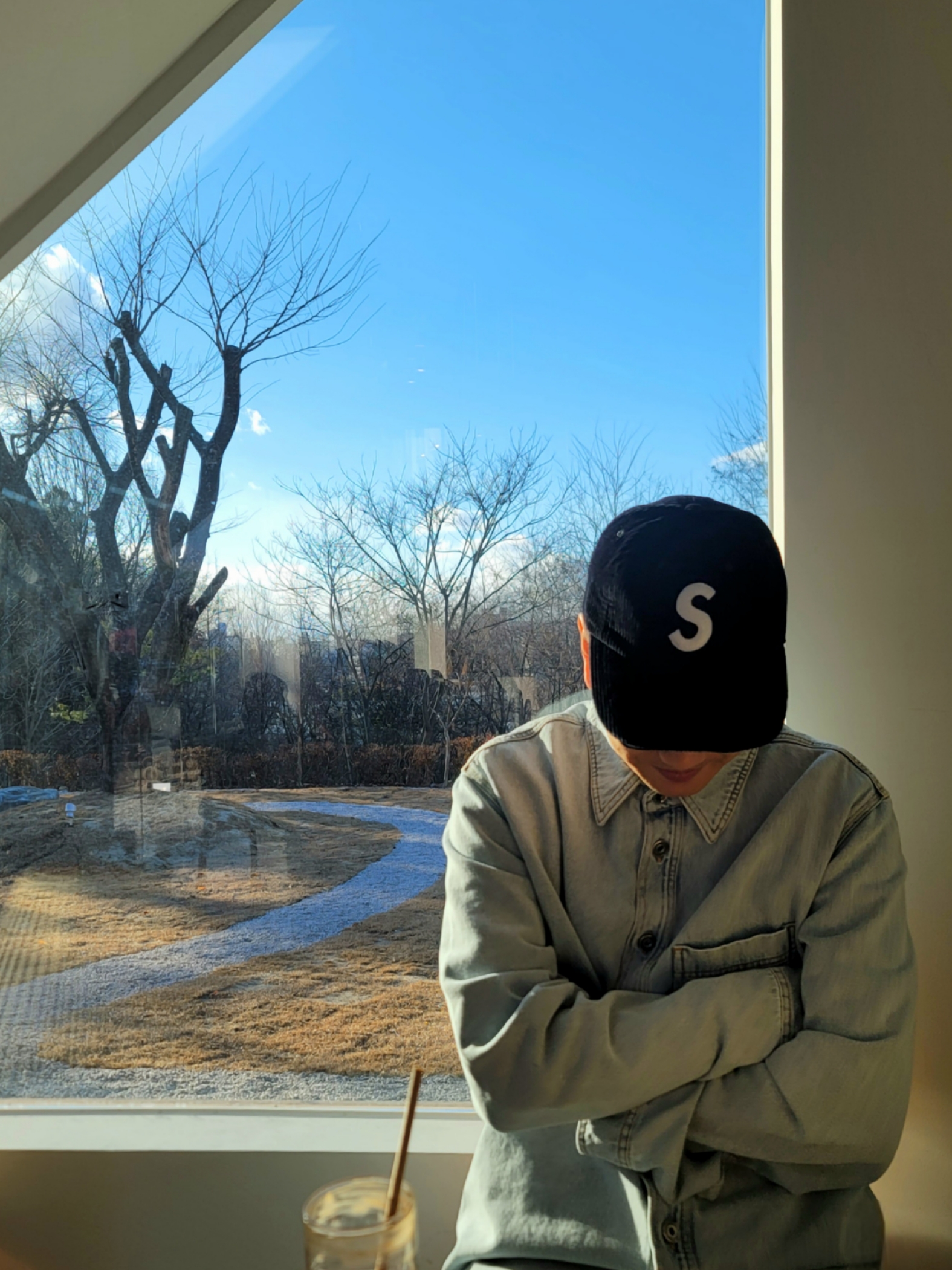 Supreme Corduroy S Logo 6-Panel Black - 23FW, IAB Studio Corduroy Pants Midnight Blue 착용 스타일 - 1