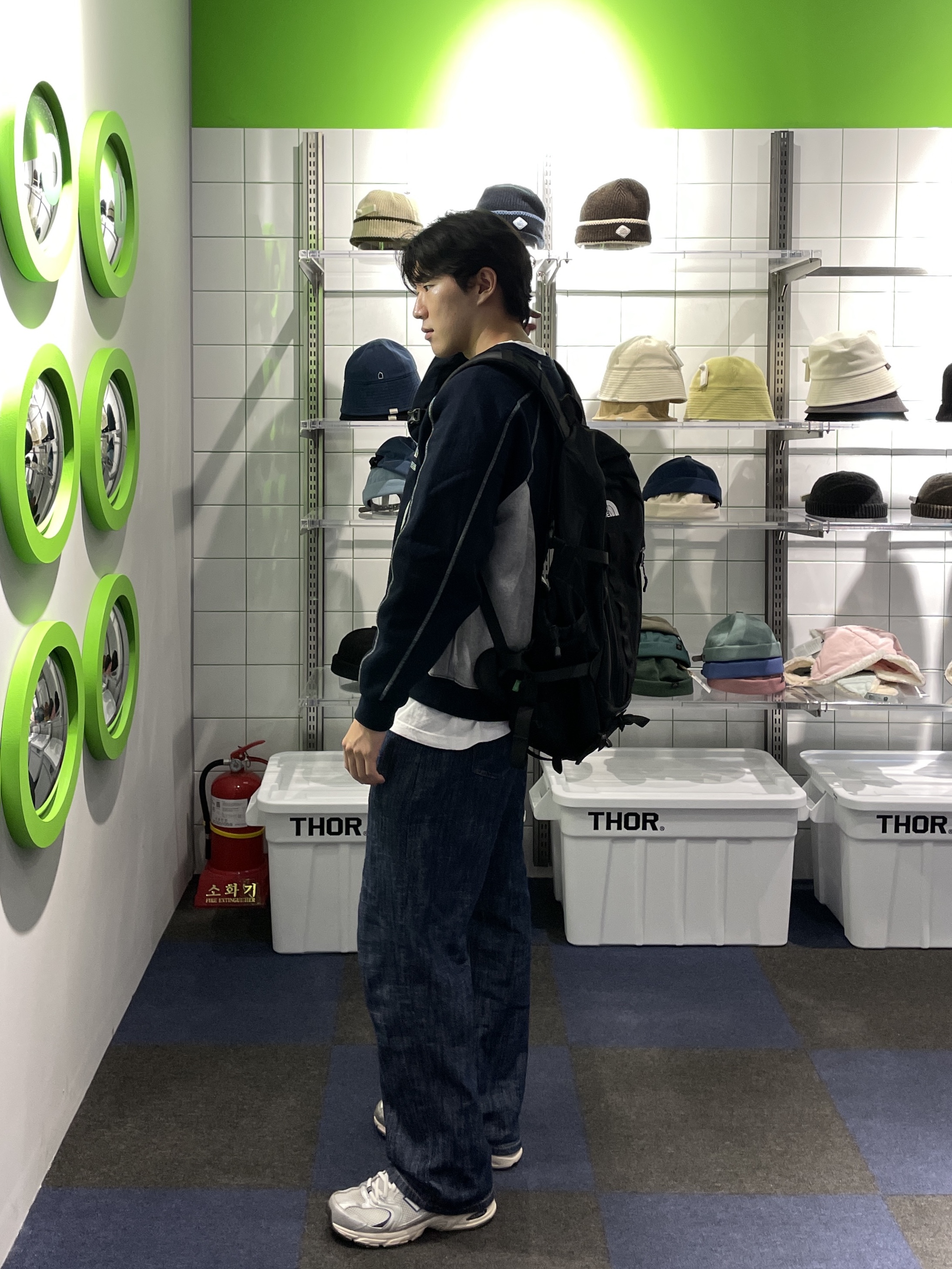 New Balance 530 Steel Grey, The North Face Big Shot Black 착용 스타일 - 1