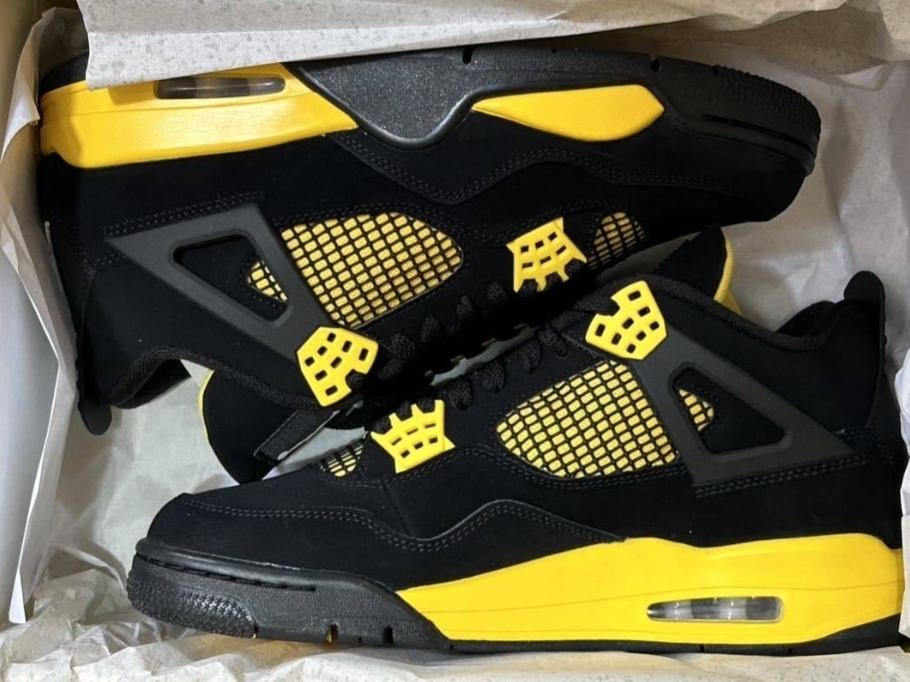 Jordan 4 Retro Thunder 2023 착용 스타일