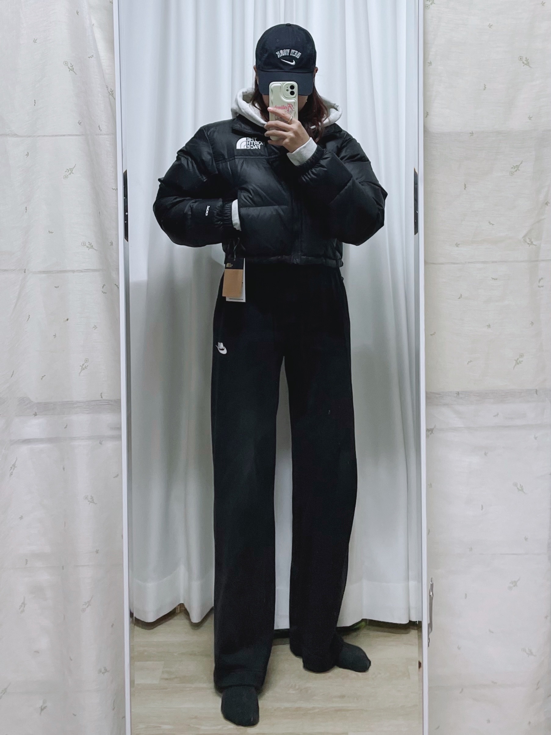 (W) The North Face Nuptse Short Jacket Black, Nike Heritage 86 Wordmark Swoosh MLB New York Yankees Adjustable Hat Navy 착용 스타일 - 3