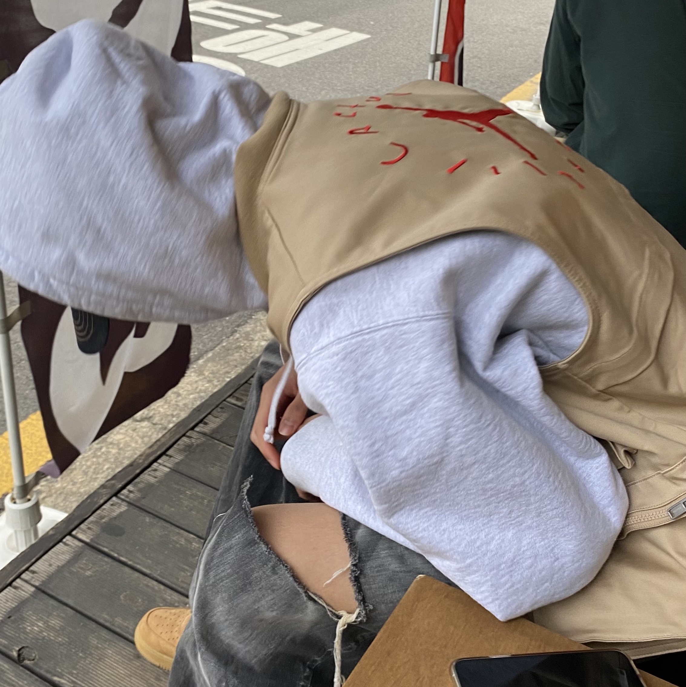 Jordan x Travis Scott Utility Vest - Asia, Nike Air Force 1 '07 WB Flax 착용 스타일