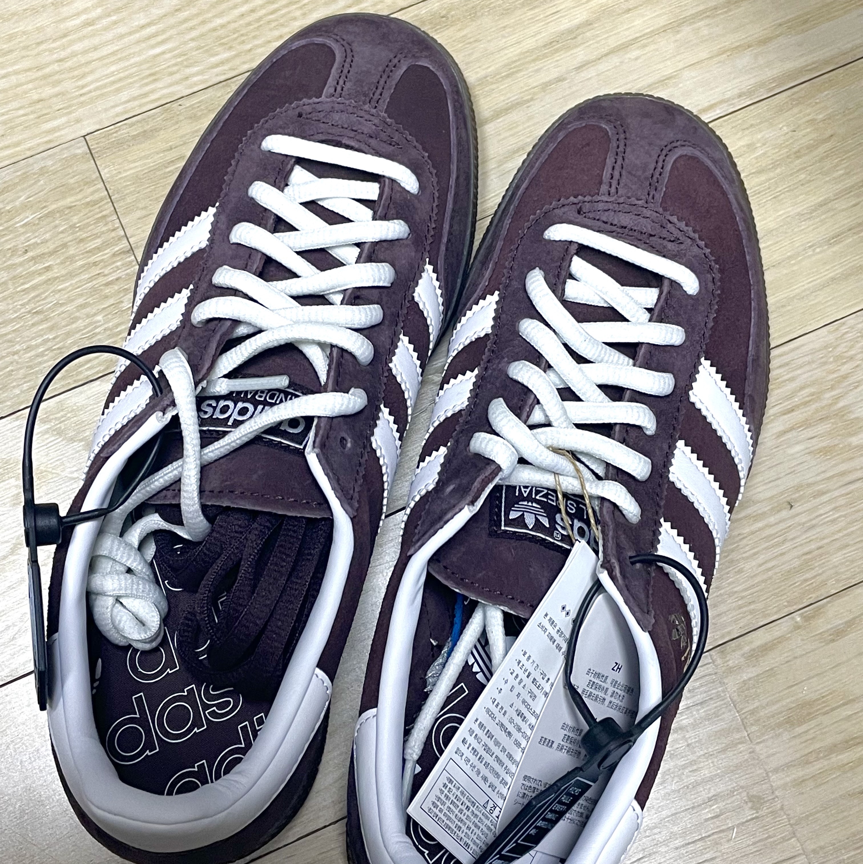Adidas Spezial Handball Shadow Brown White 착용 스타일 - 2