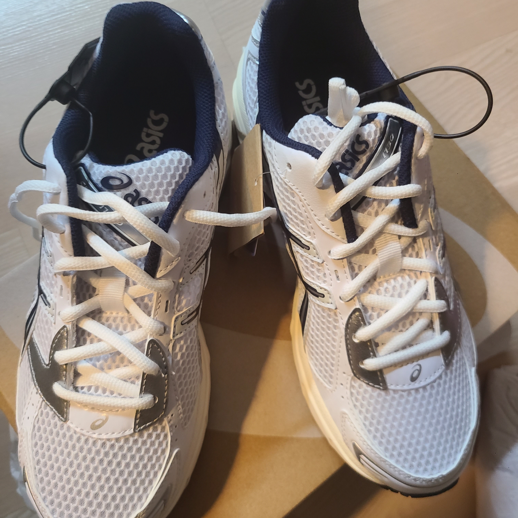 (W) Asics Gel-1130 White Midnight 착용 스타일 - 1