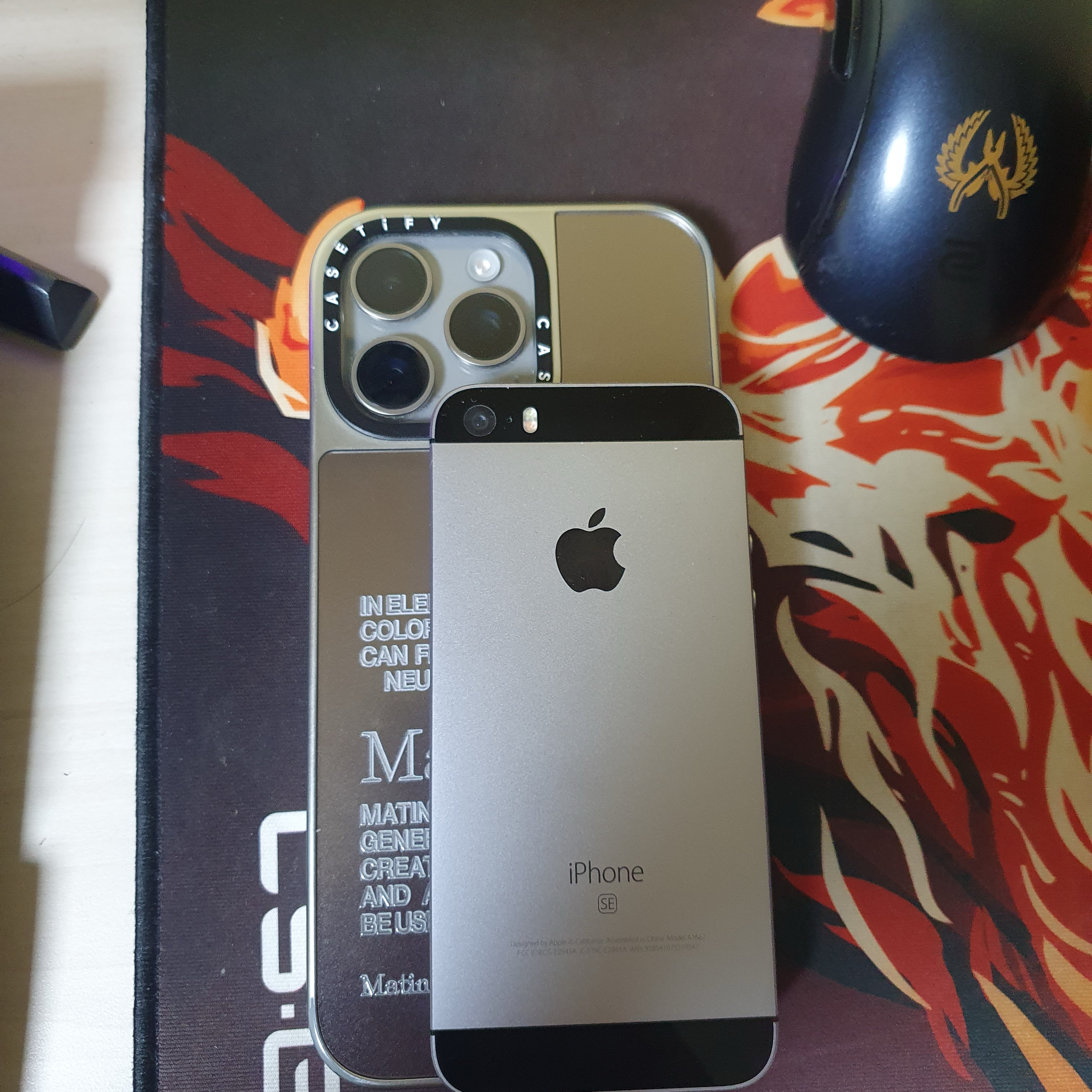 Apple iPhone 15 Pro Max 256GB Natural Titanium (Korean Ver.) 착용 스타일 - 2