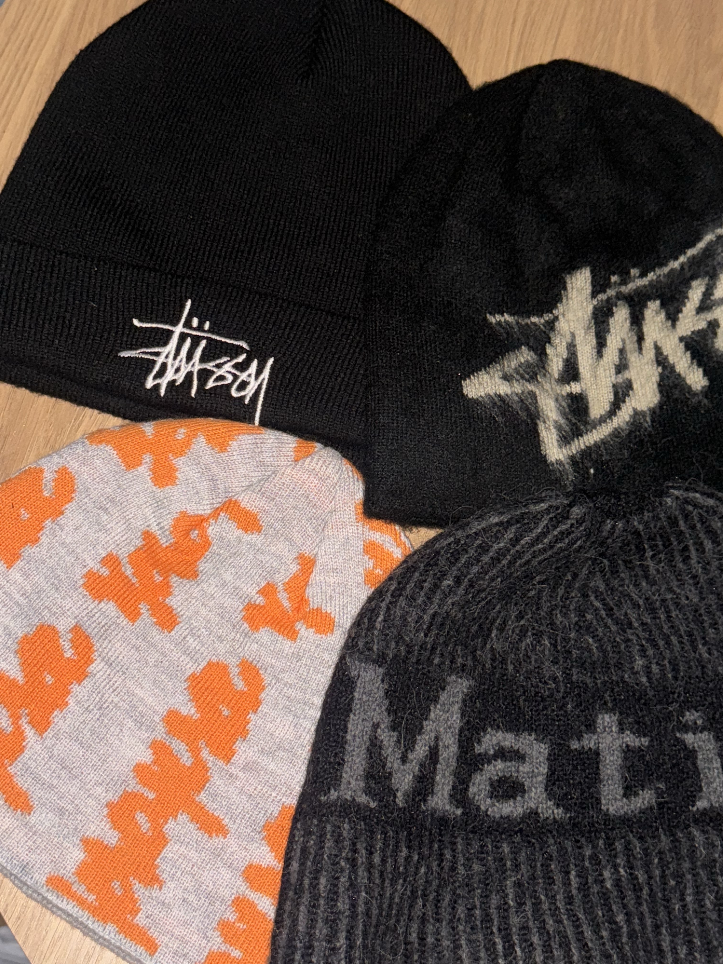 Stussy Brushed Out Stock Skullcap Beanie Black, Monamhee Bred Keyring with Pink Pants Brown 착용 스타일 - 4