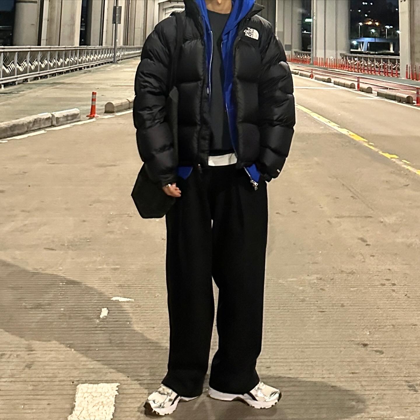 The North Face 1996 Retro Nuptse Down Jacket TNF Black, Asics Gel-Kayano 14 Cream Black 착용 스타일 - 5