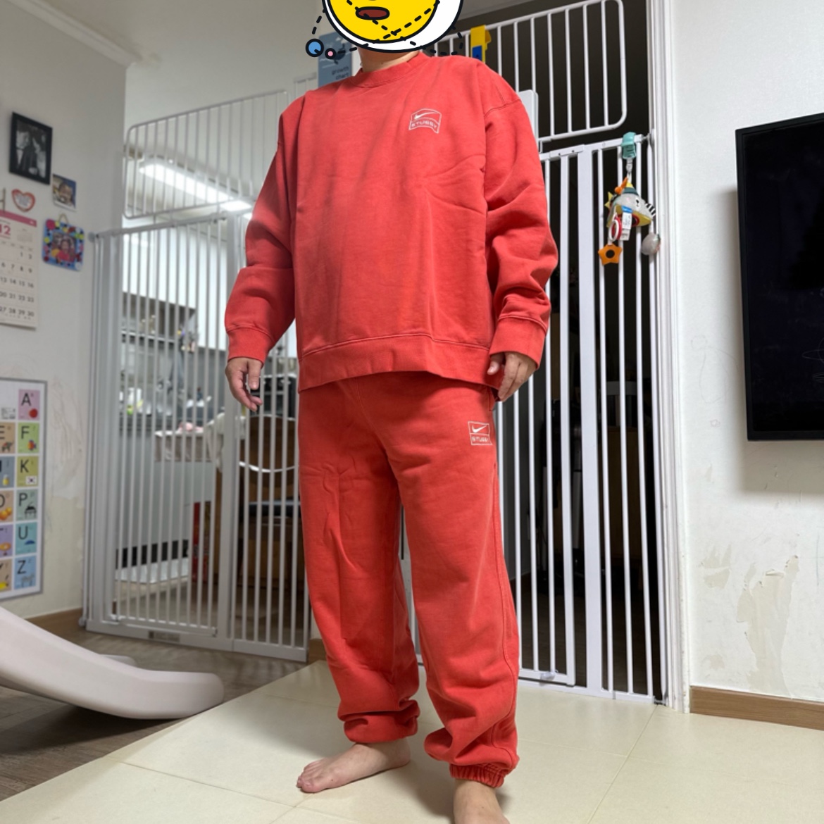 Nike x Stussy Full Zip Pigment Dyed Fleece Hoodie Habanero Red (FJ9161-642), Nike x Stussy Pigment Dyed Fleece Pants Habanero Red (FJ9157-642) 착용 스타일 - 3
