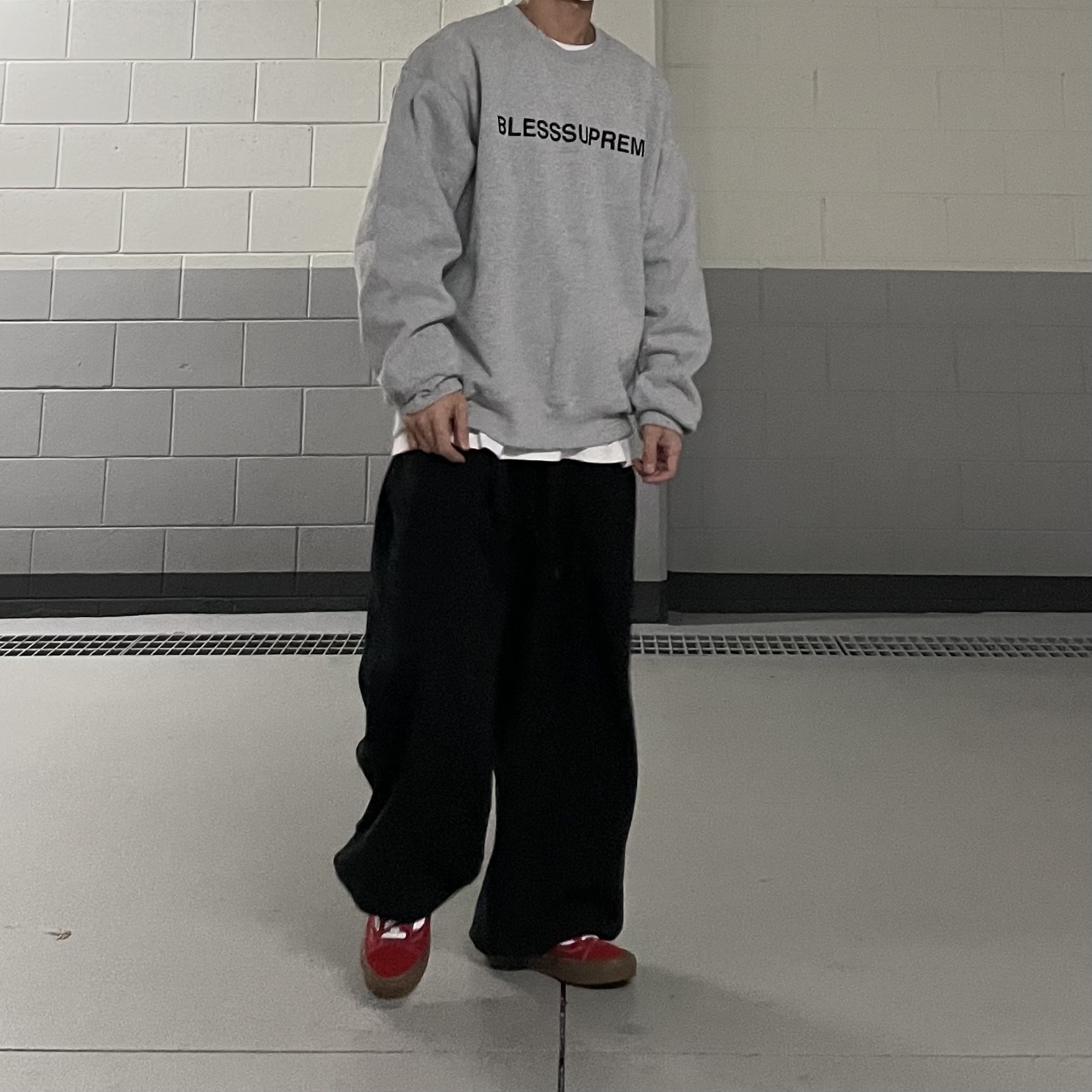 Supreme x Bless Crewneck Heather Grey - 23FW 착용 스타일