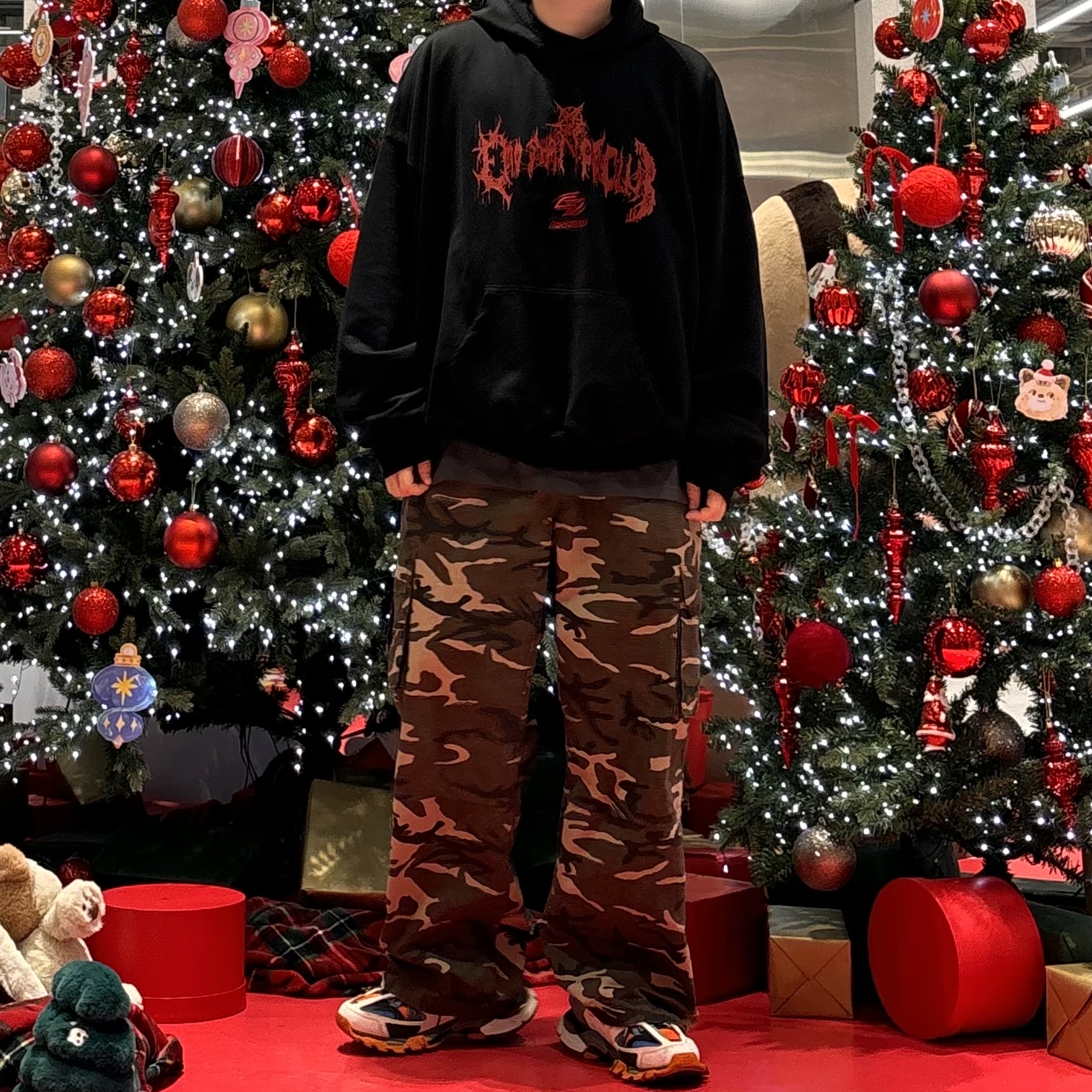Undermycar x Emostanceclub Deremo Double Logo Oversized Hoodie Toreador - 23FW, Balenciaga Track Sneakers Orange Grey 착용 스타일 - 3
