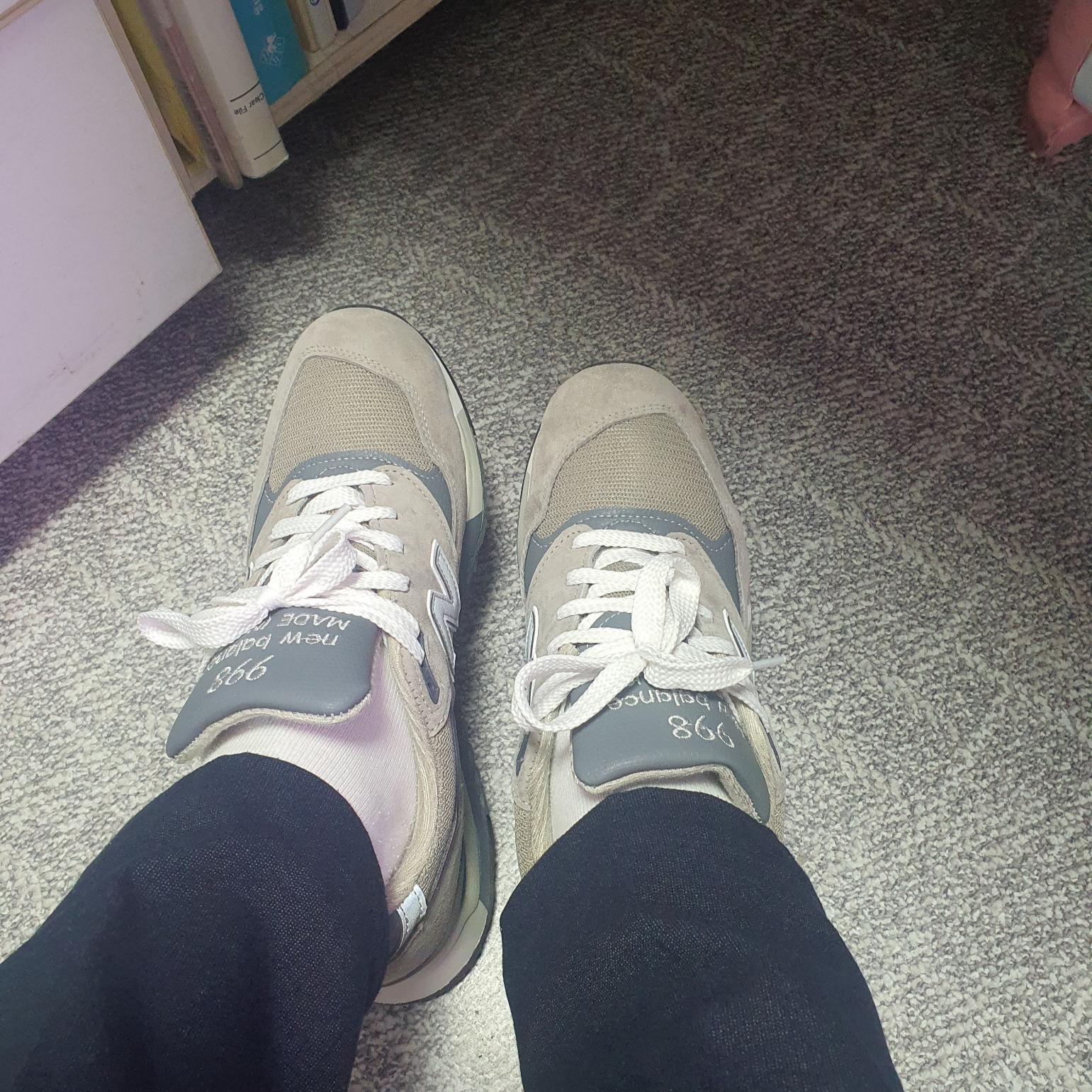 New Balance 998 Core Made in USA Grey Silver 착용 스타일 - 2