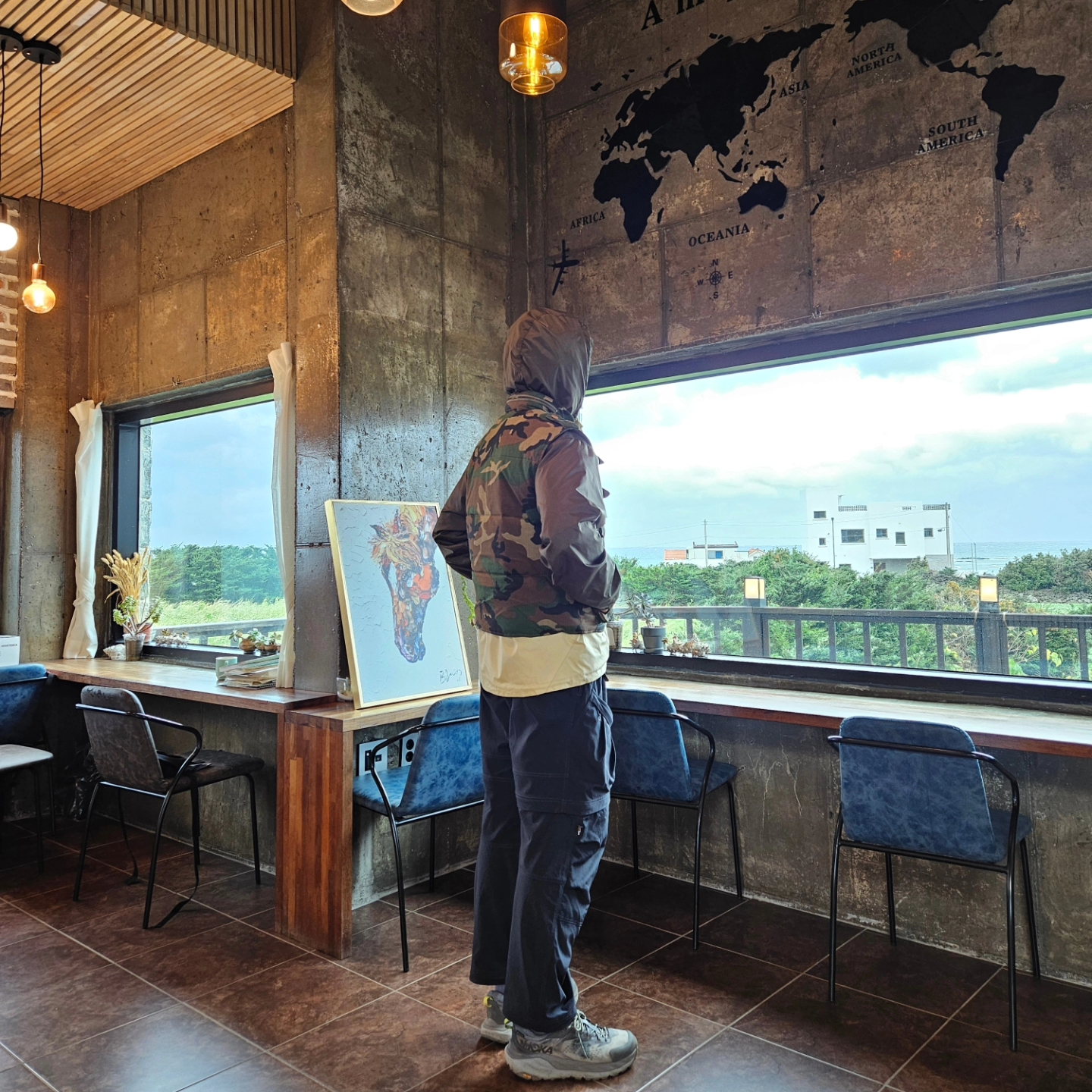Hoka Kaha Low Gore-Tex Green Sheen, Nike ACG Smith Summit Cargo Pants Black - Asia 착용 스타일 - 3