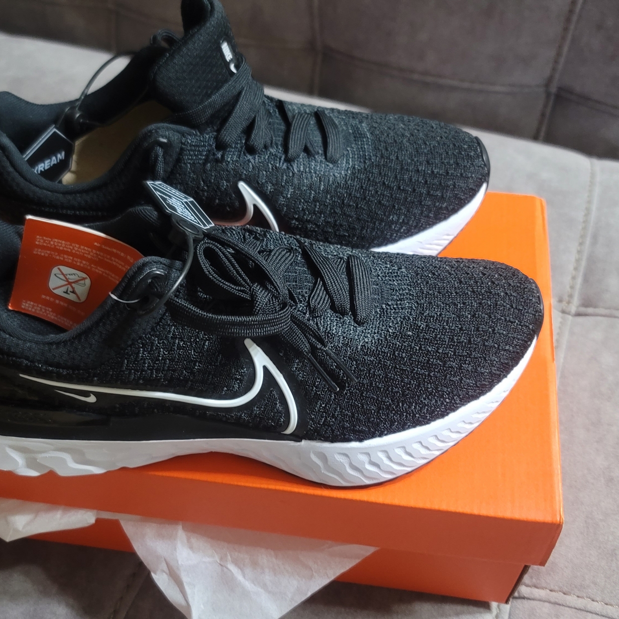 Nike React Infinity Run Flyknit 3 Black White 착용 스타일