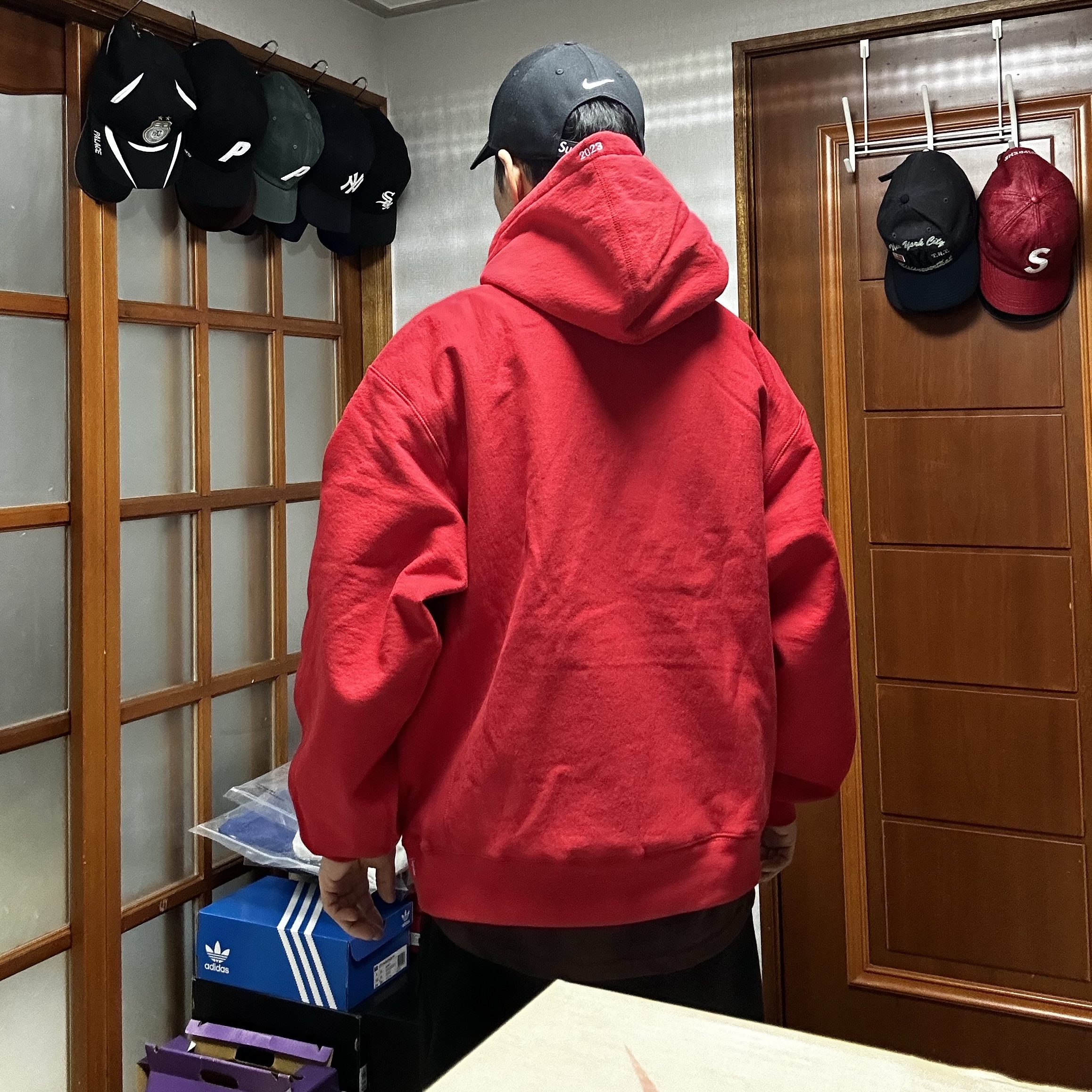 Supreme Box Logo Hooded Sweatshirt Red - 23FW 착용 스타일 - 4