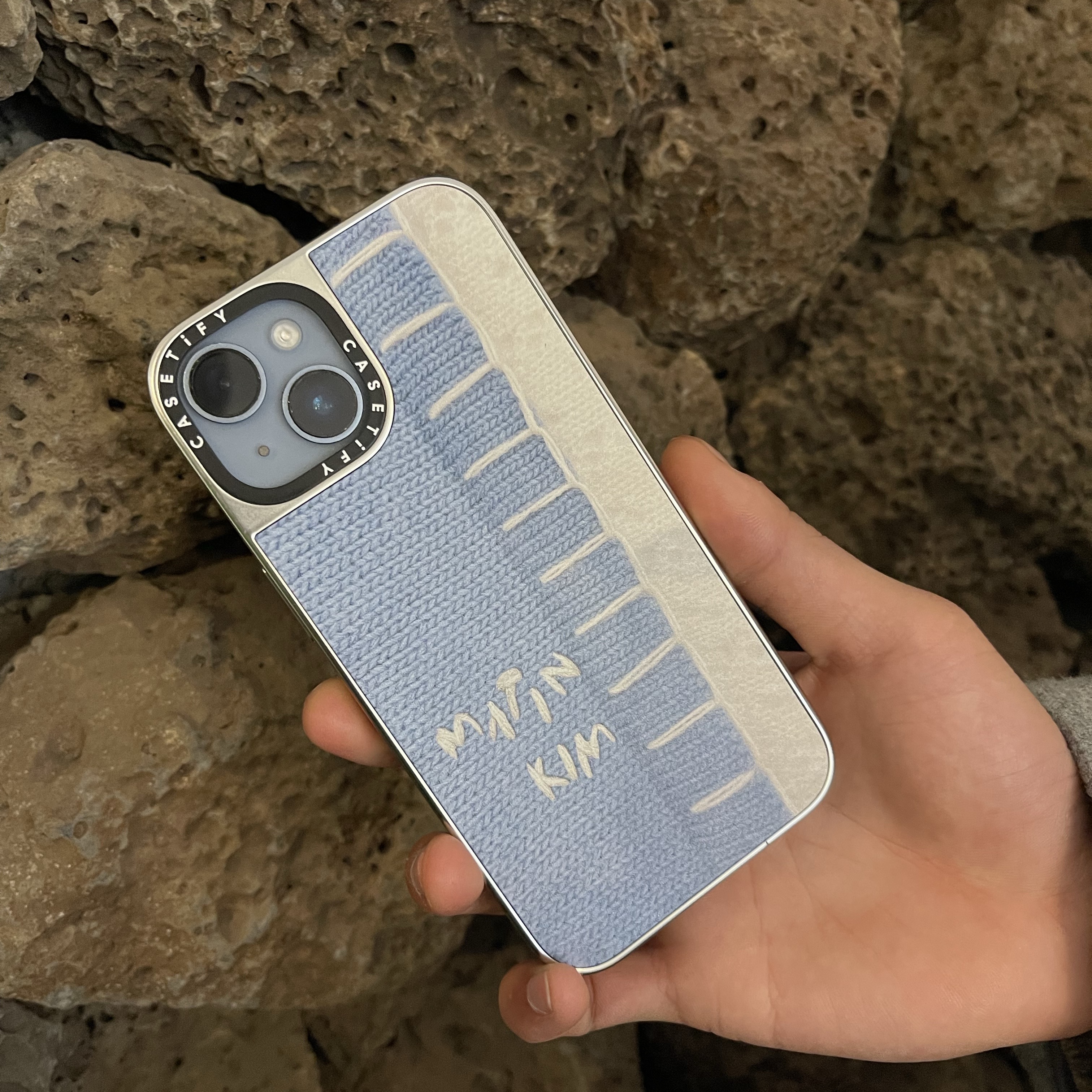 Casetify x Matin Kim iPhone Knit Magsafe Mirror Case Silver 착용 스타일