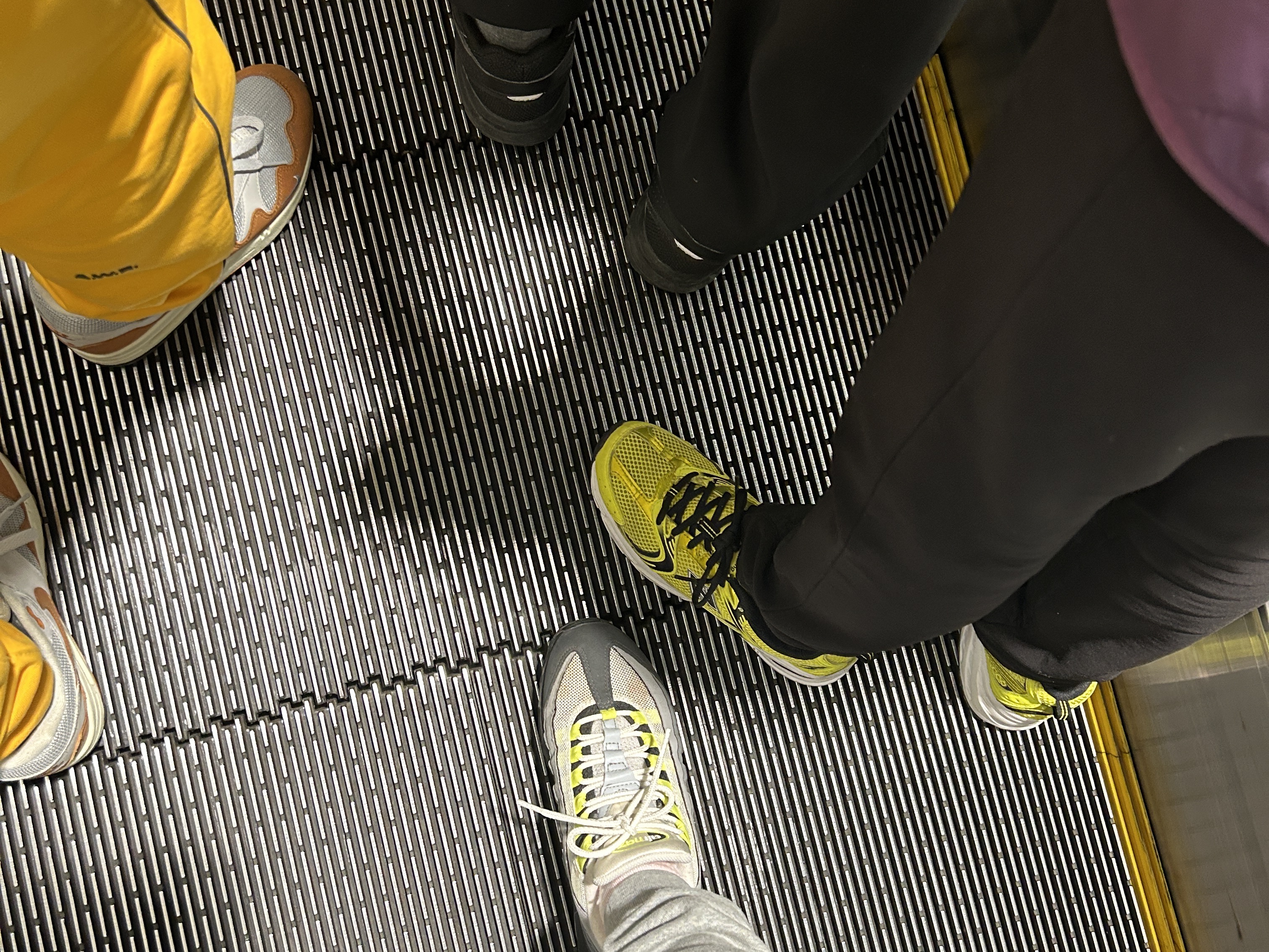 New Balance 530 Yellow, Nike x Patta Air Max 1 Monarch 착용 스타일