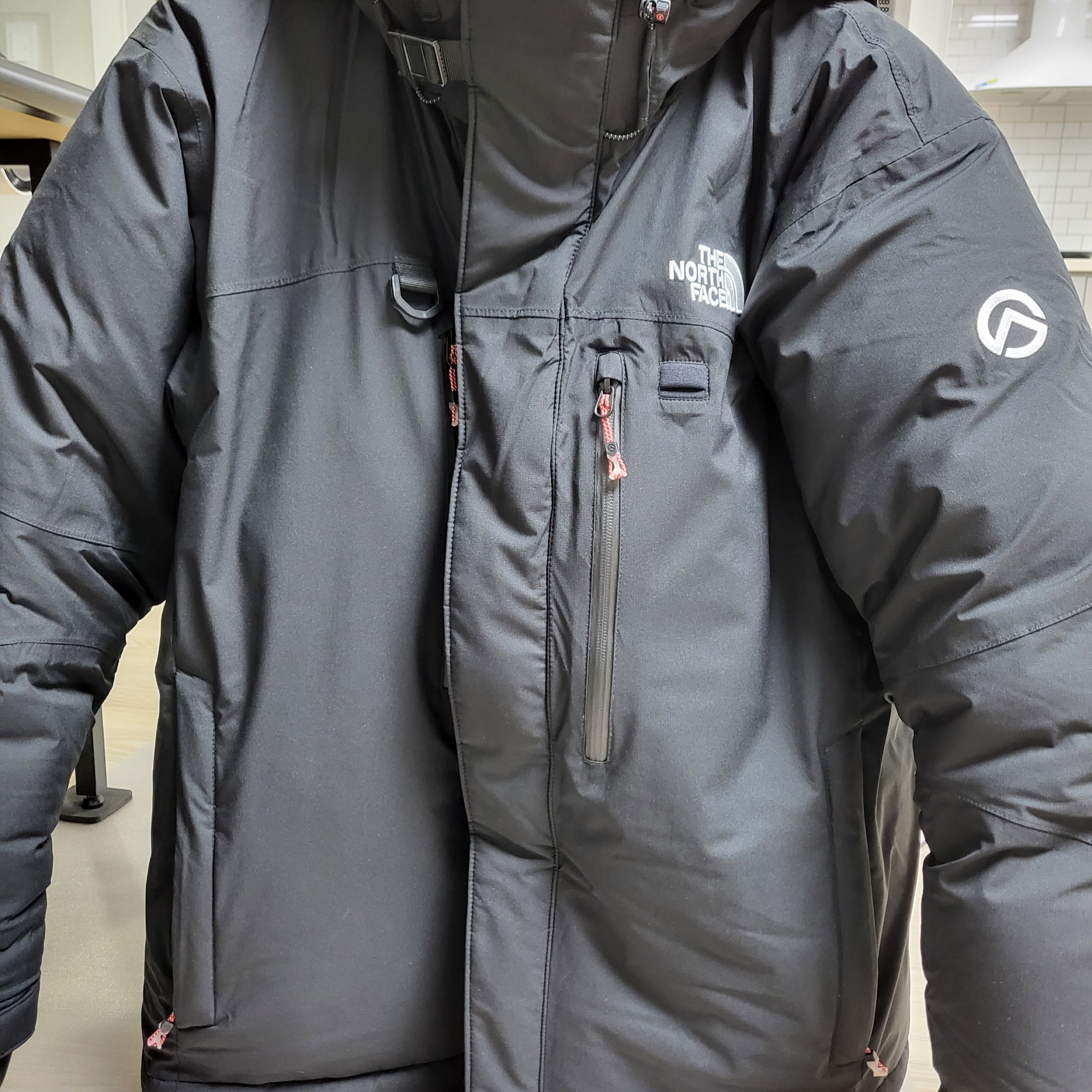 The North Face Himalayan Parka Black 착용 스타일