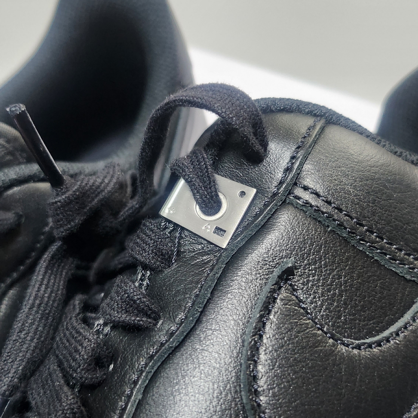 Nike x 1017 Alyx 9SM Air Force 1 Low SP Black 착용 스타일 - 4