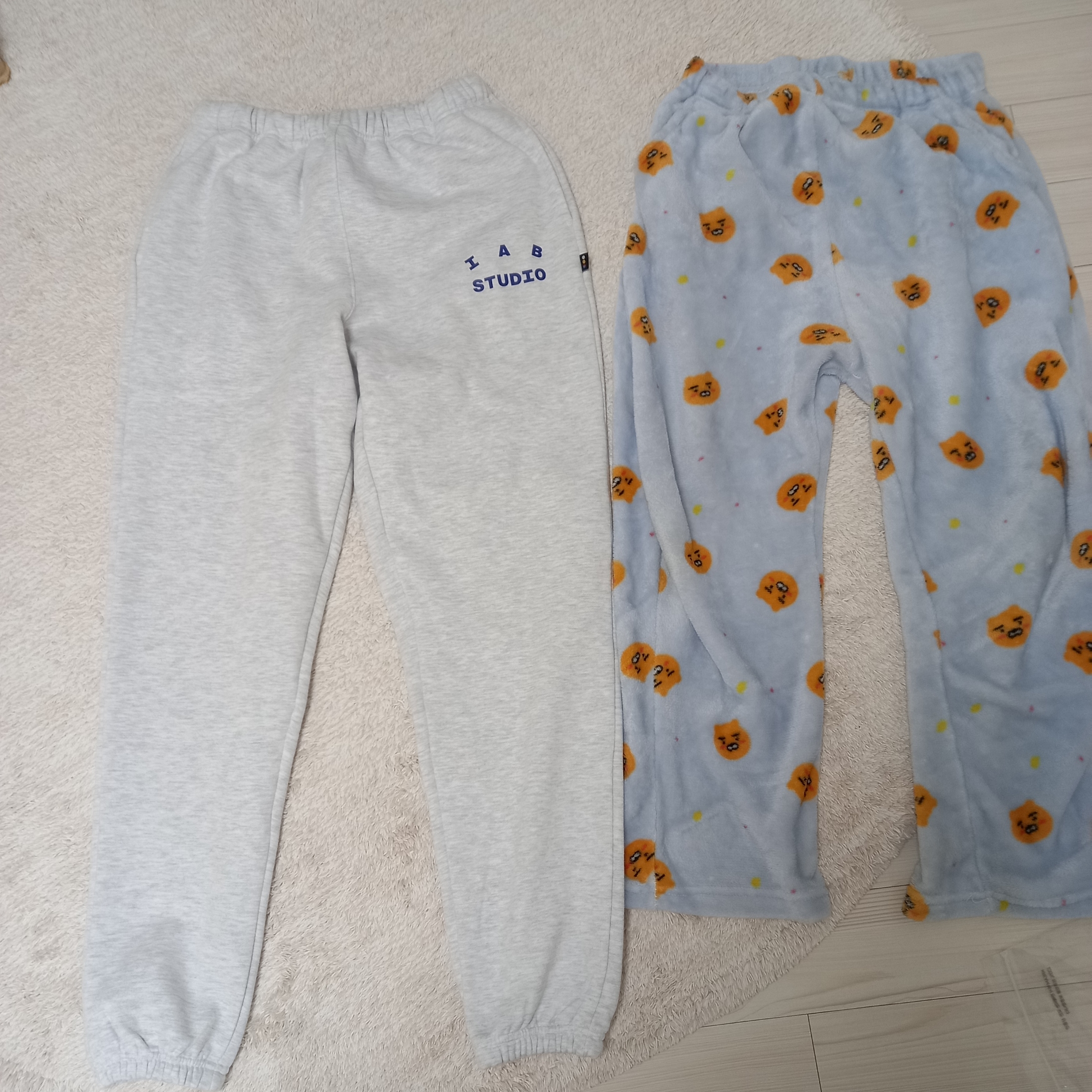 IAB Studio Sweatpants Light Gray 착용 스타일 - 1