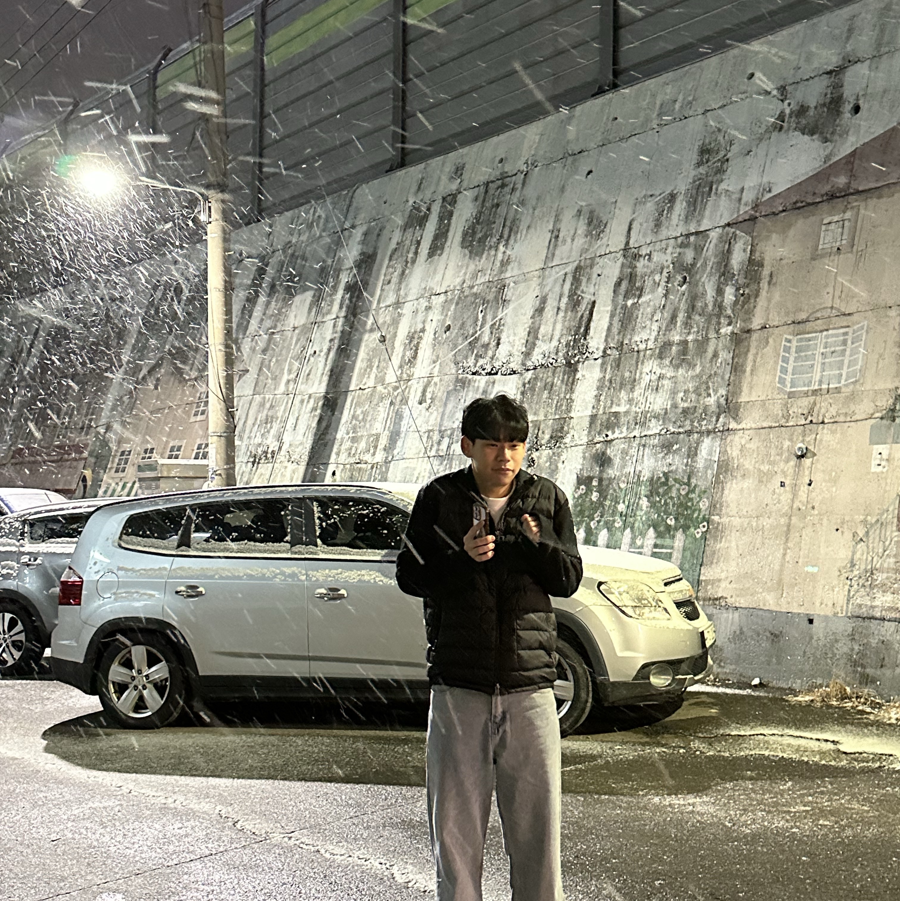 Moncler Padded Wool Cardigan Black - 23FW 착용 스타일 - 3