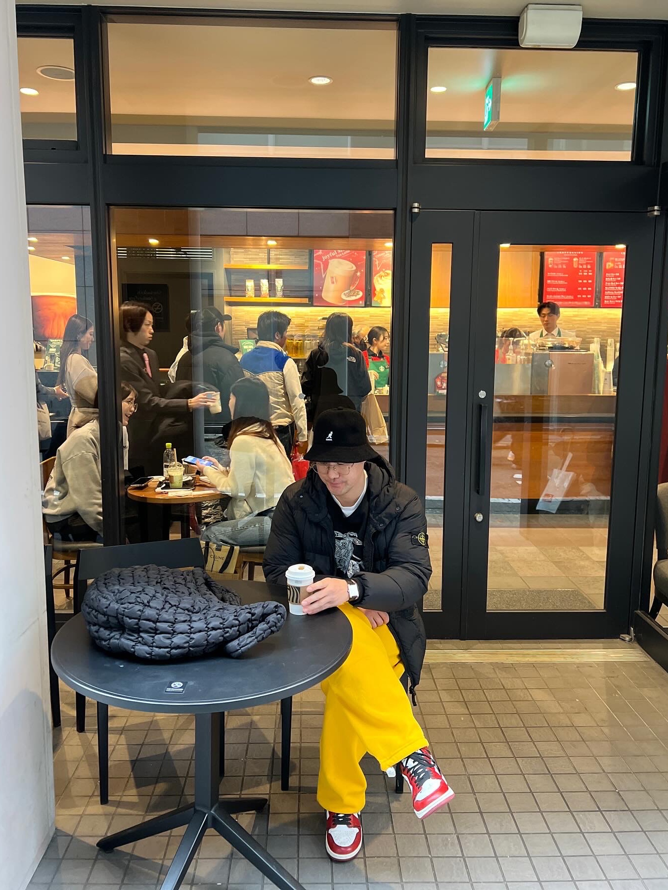Jordan 1 Retro High OG Chicago 2022, Stone Island 40223 Garment Dyed Crinkle Reps Down Jacket Black - 22FW 착용 스타일 - 1
