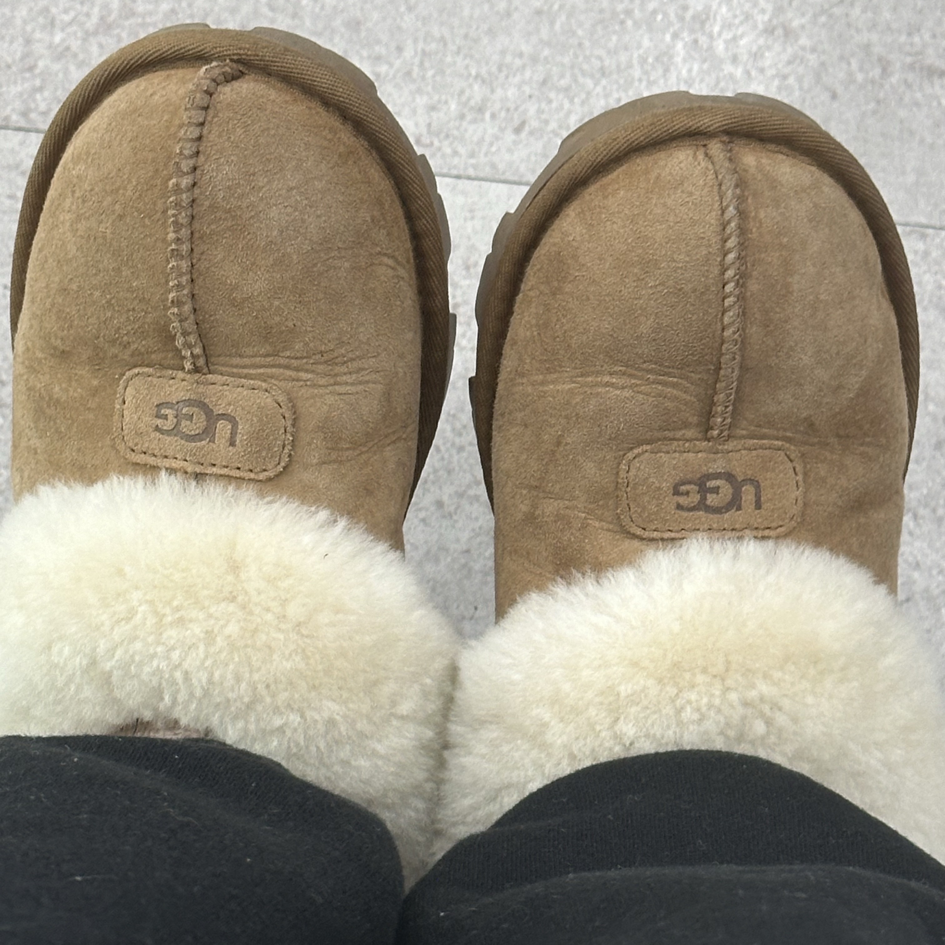 (W) UGG Coquette Slipper Chestnut 착용 스타일