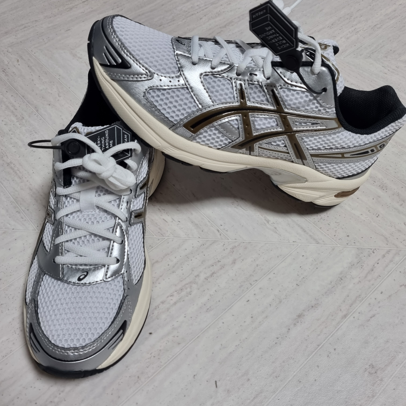 Asics Gel-1130 White Clay Canyon 착용 스타일
