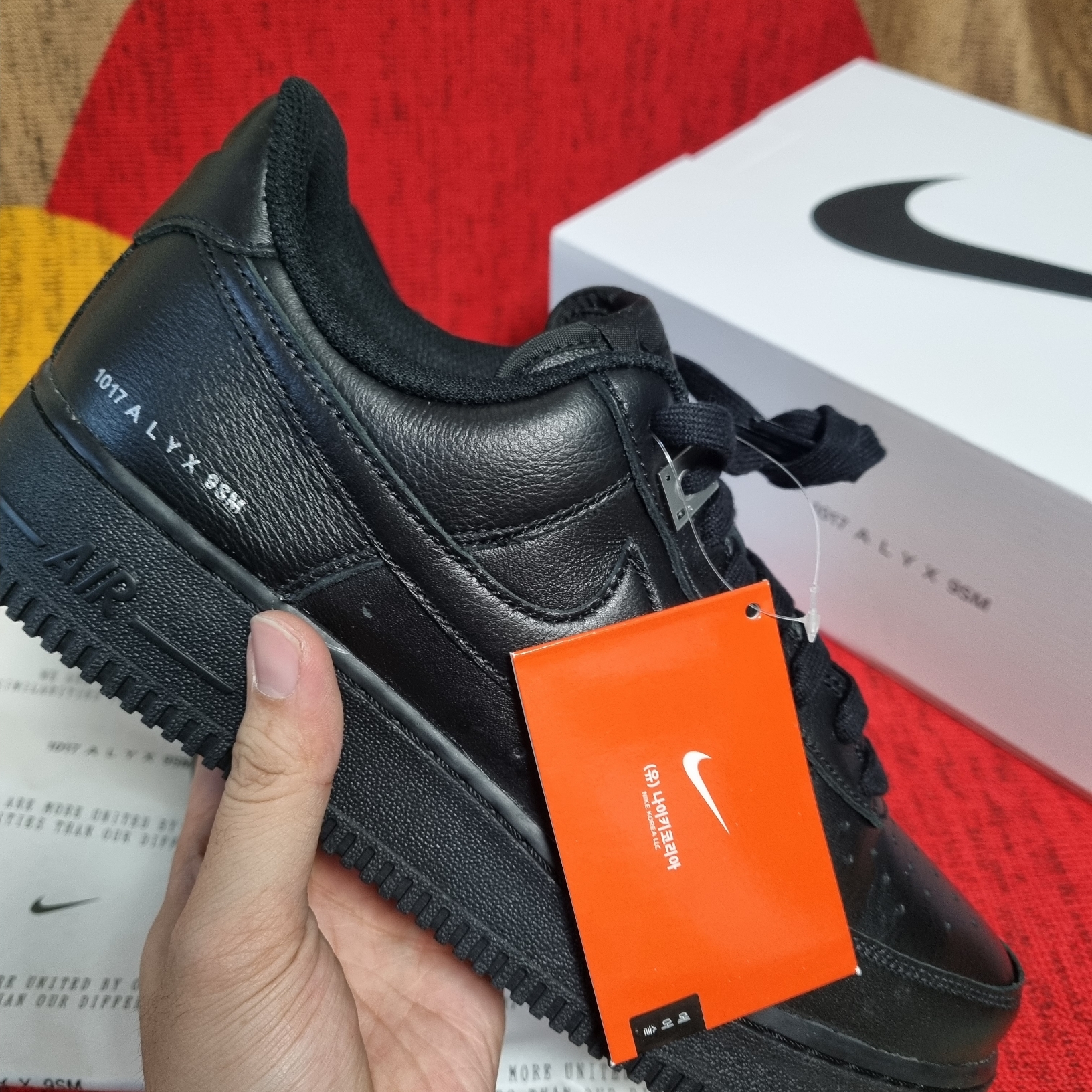 Nike x 1017 Alyx 9SM Air Force 1 Low SP Black 착용 스타일 - 2