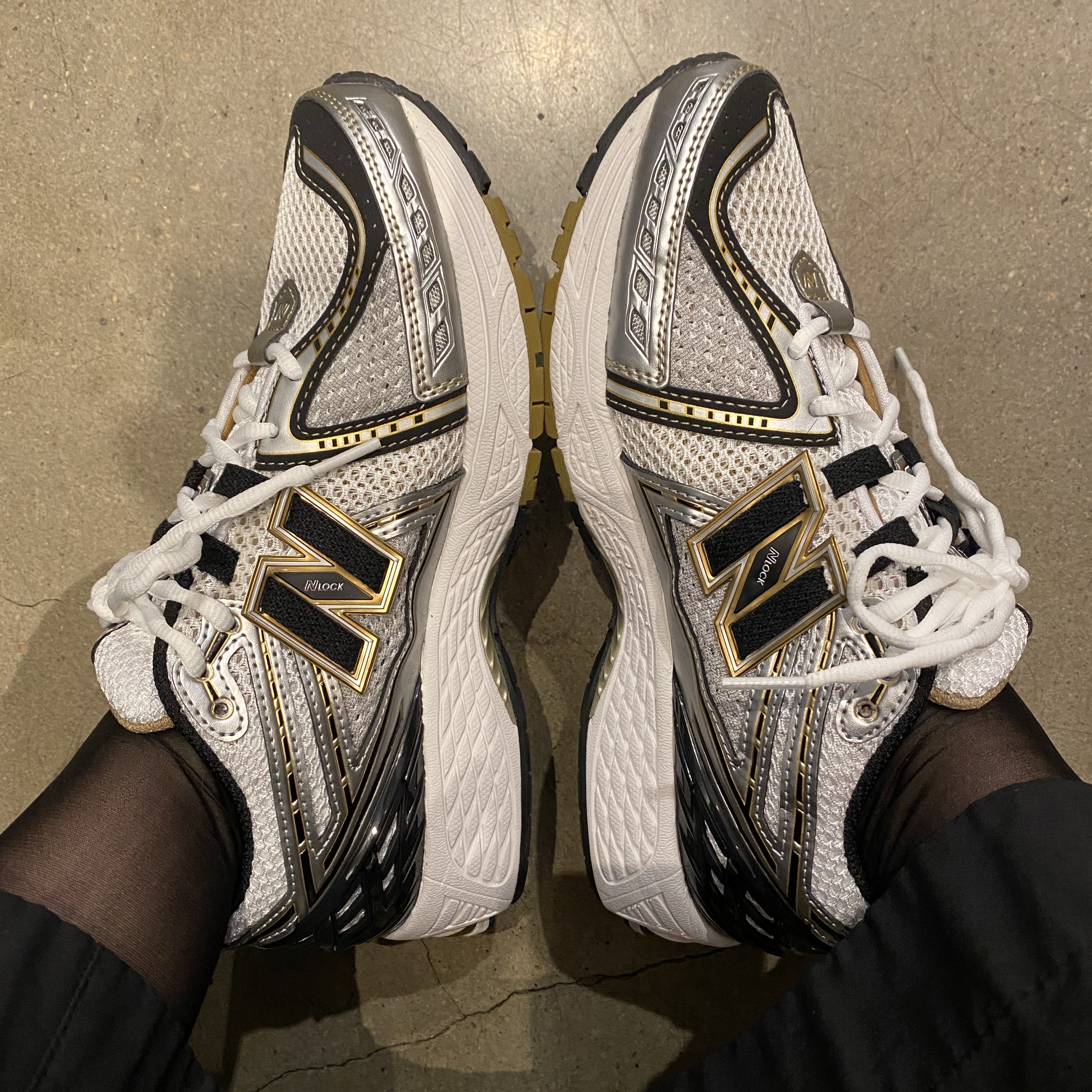 New Balance 1906R White Gold 착용 스타일 - 1